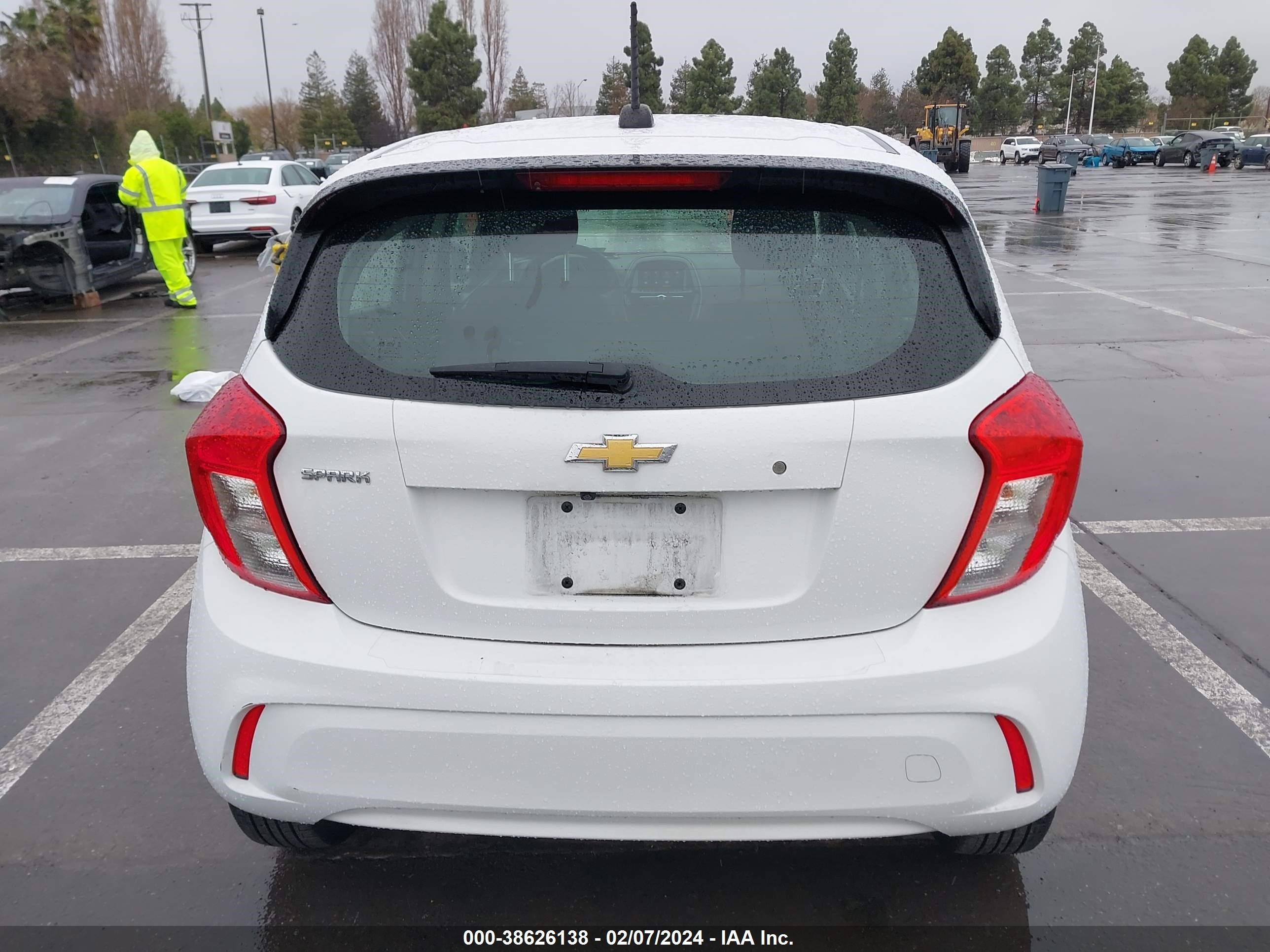 Photo 14 VIN: KL8CA6SA2KC818715 - CHEVROLET SPARK 