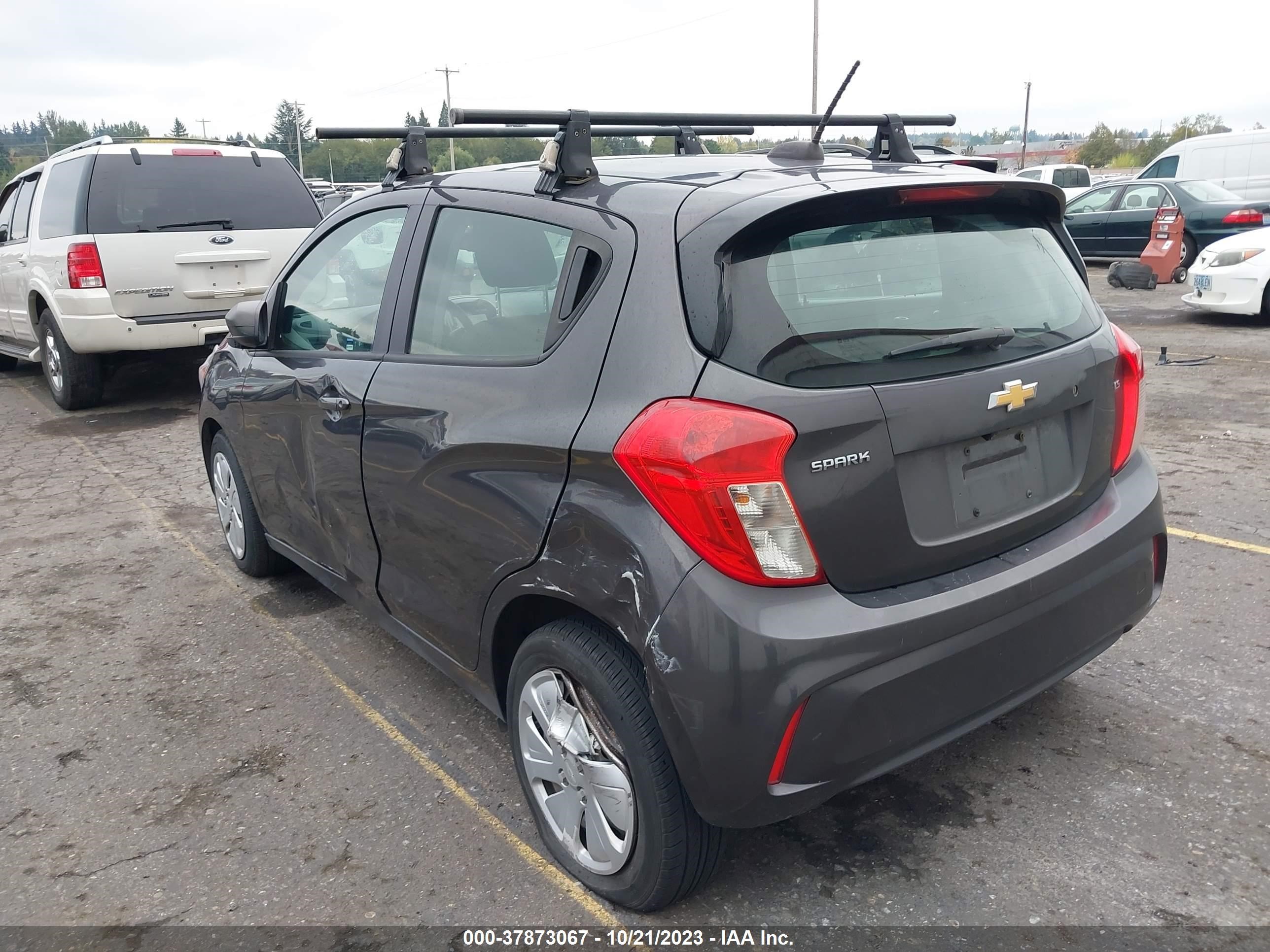 Photo 2 VIN: KL8CA6SA3GC585158 - CHEVROLET SPARK 