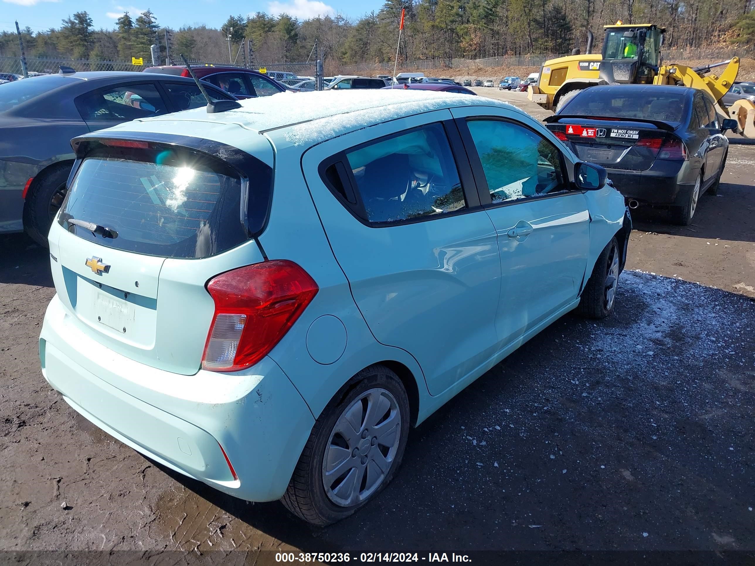 Photo 3 VIN: KL8CA6SA3JC467926 - CHEVROLET SPARK 