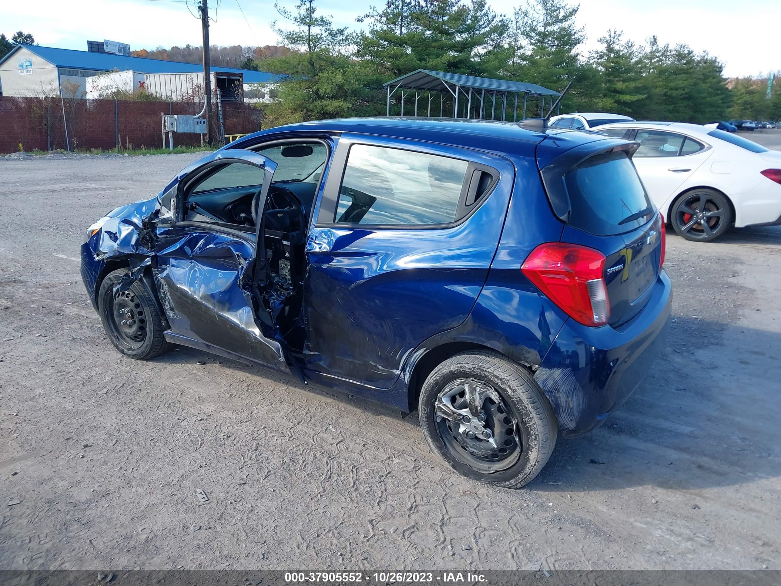 Photo 2 VIN: KL8CA6SA8NC015945 - CHEVROLET SPARK 