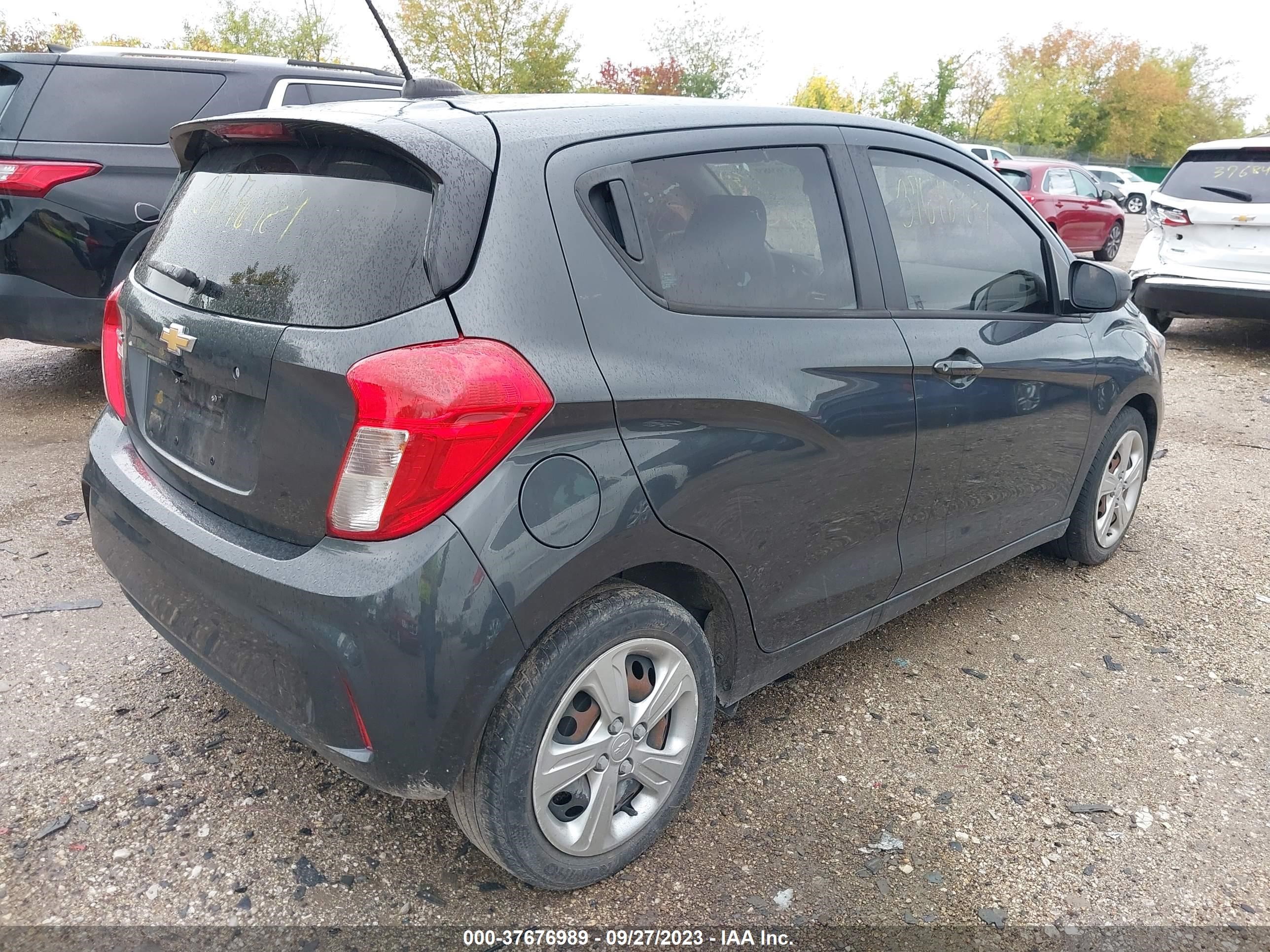 Photo 3 VIN: KL8CA6SA9LC405479 - CHEVROLET SPARK 