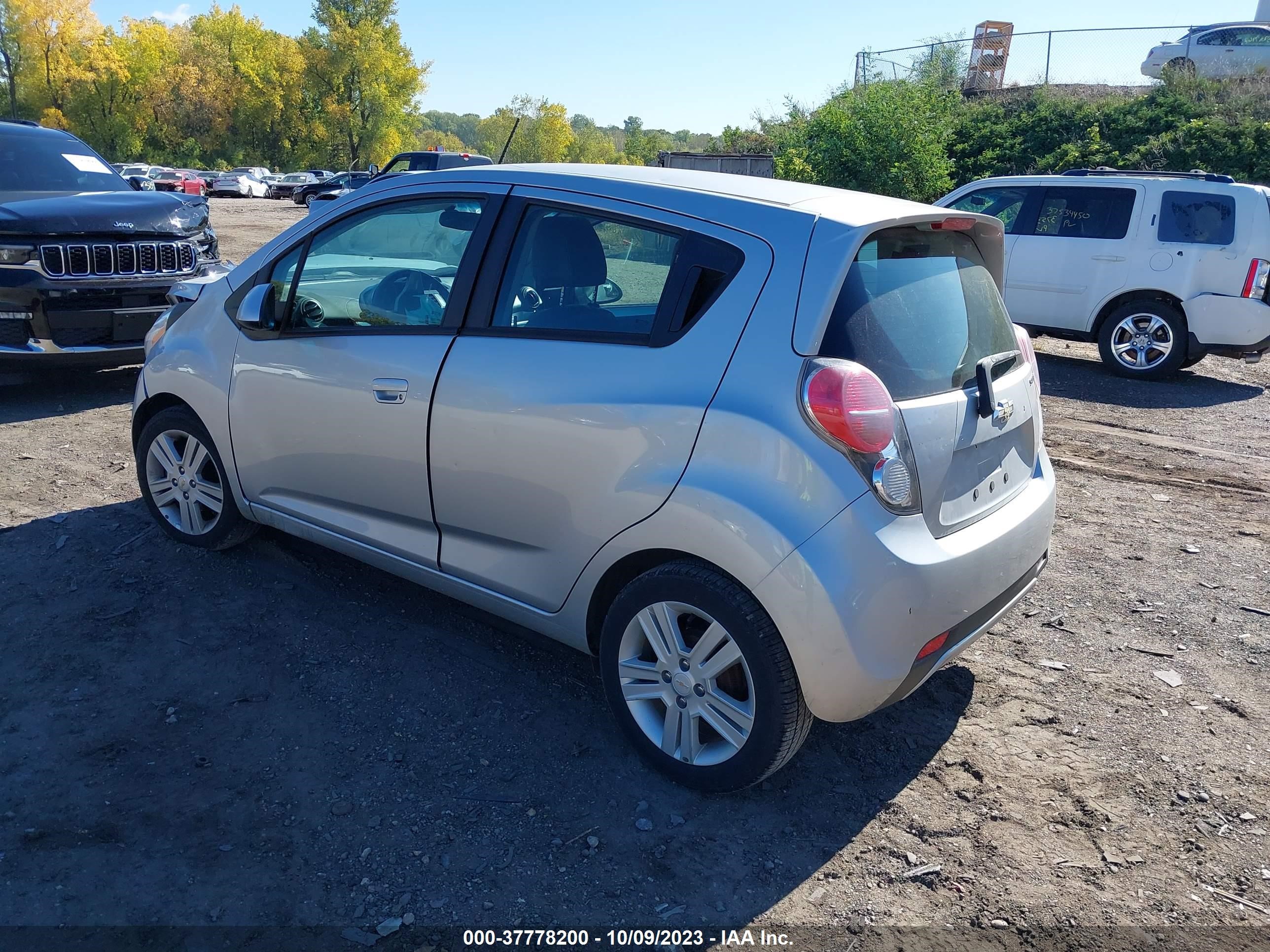 Photo 2 VIN: KL8CB6S90FC710909 - CHEVROLET SPARK 