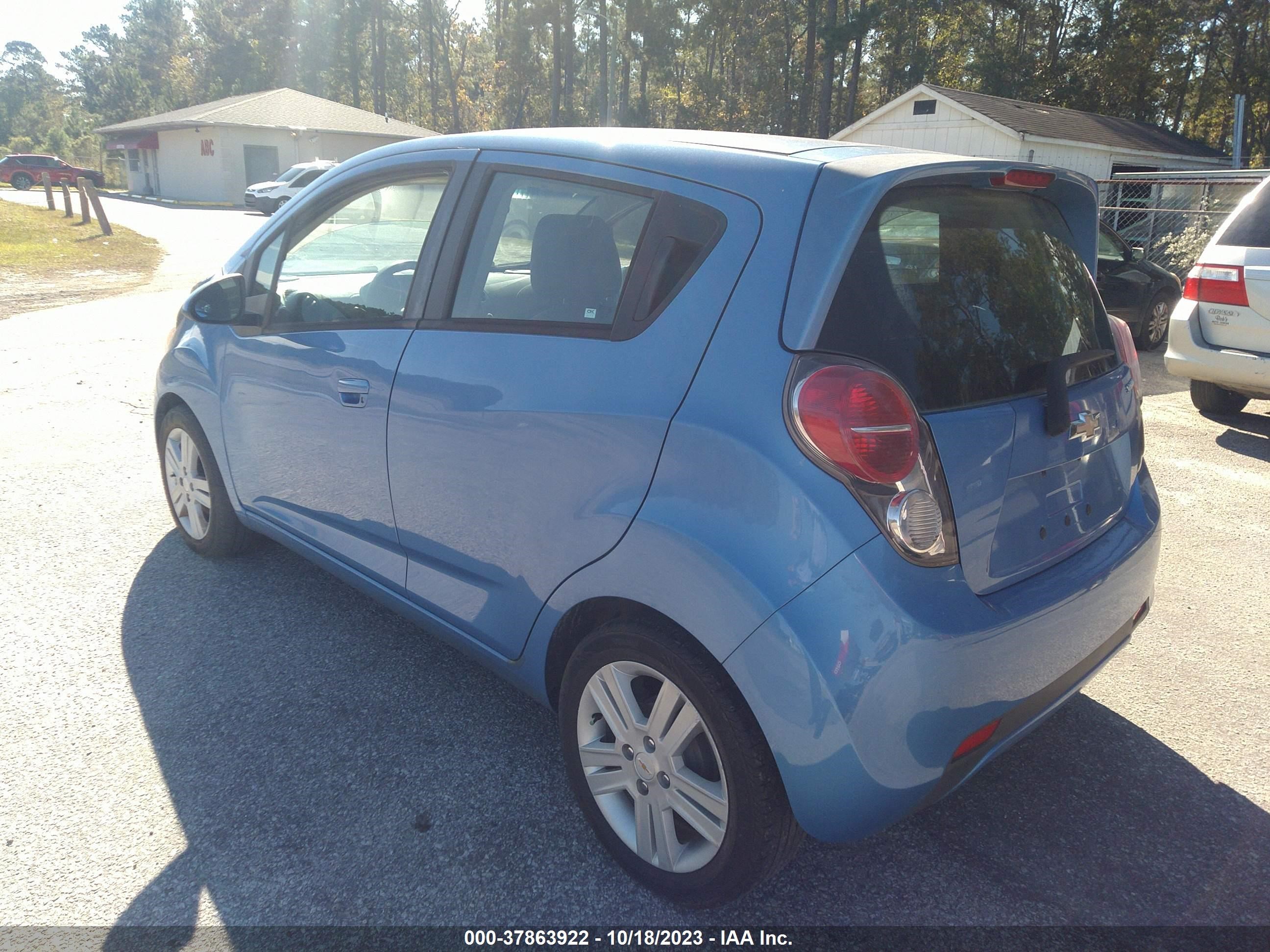 Photo 2 VIN: KL8CB6S91FC765918 - CHEVROLET SPARK 