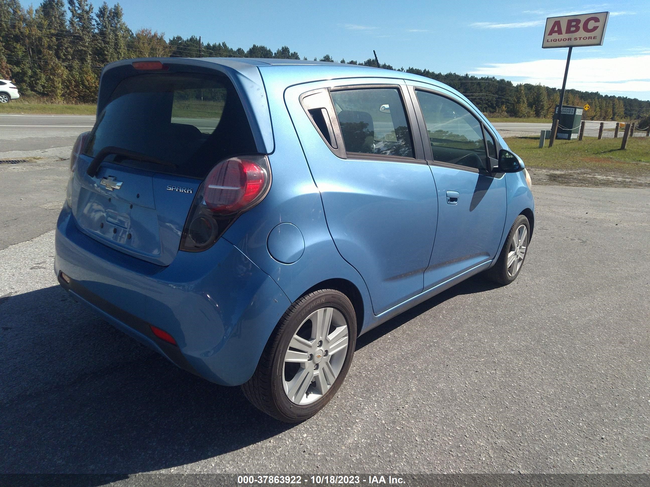 Photo 3 VIN: KL8CB6S91FC765918 - CHEVROLET SPARK 