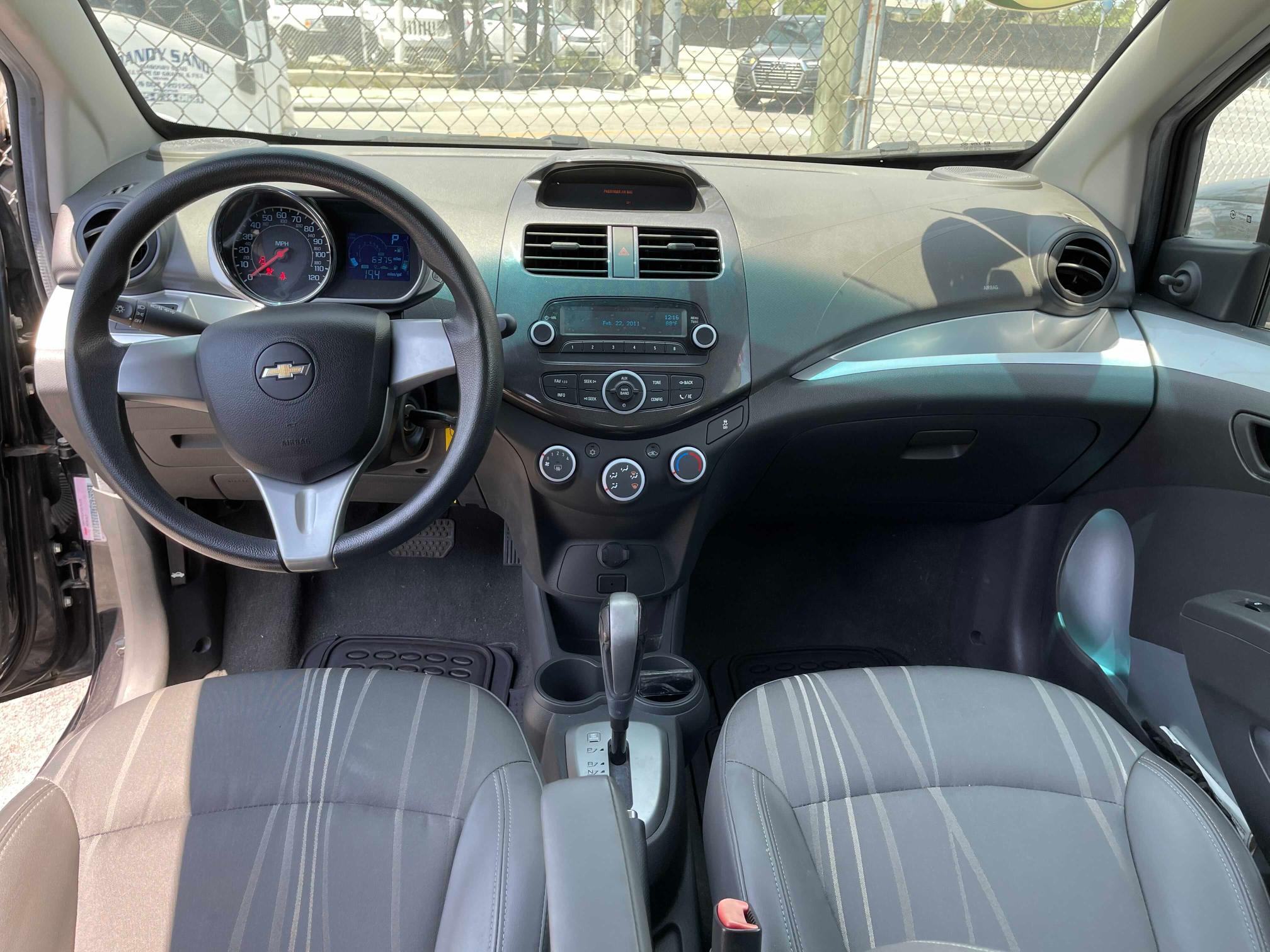 Photo 8 VIN: KL8CB6S93DC563868 - CHEVROLET SPARK LS 