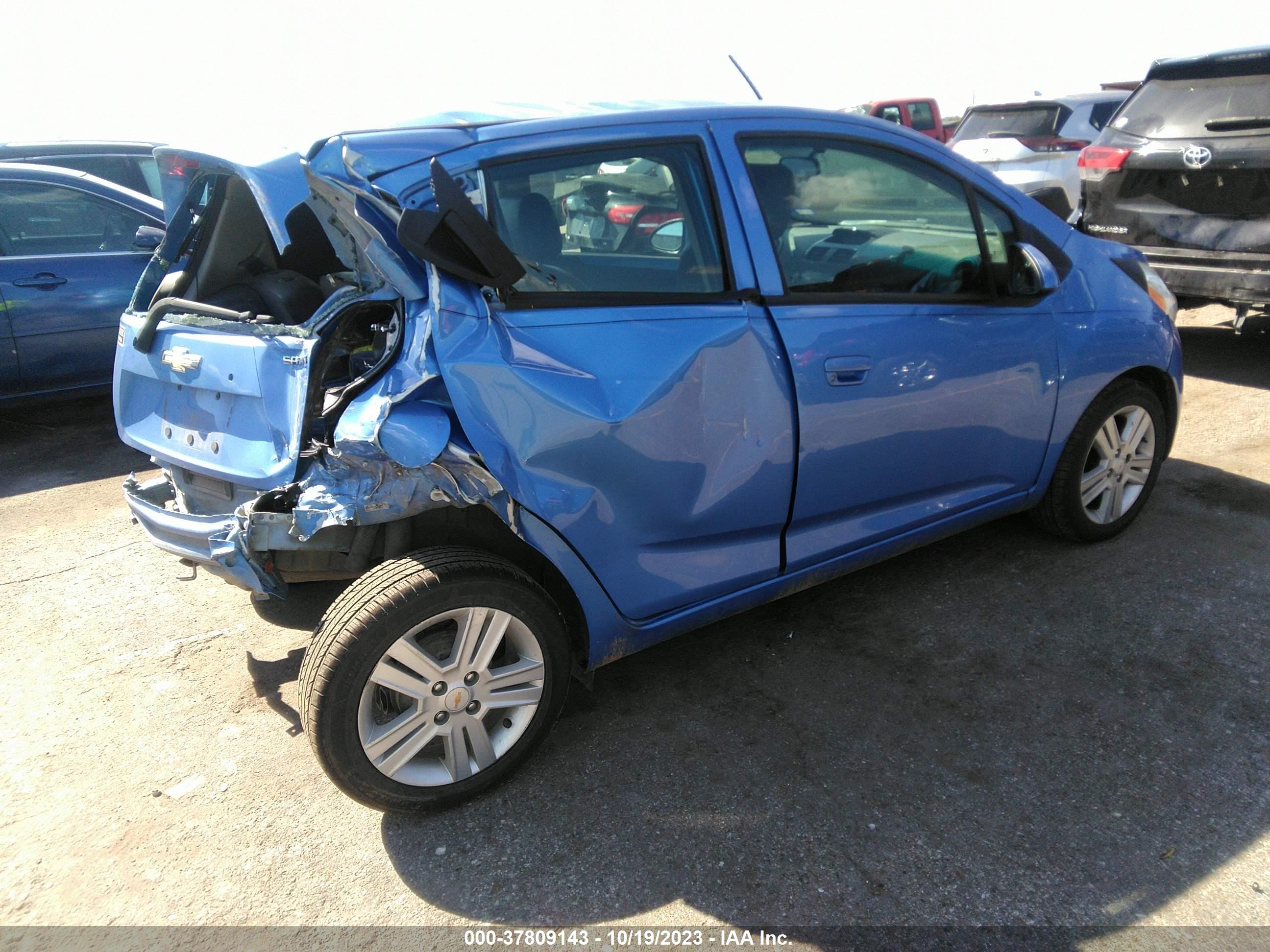 Photo 3 VIN: KL8CB6S93DC568889 - CHEVROLET SPARK 