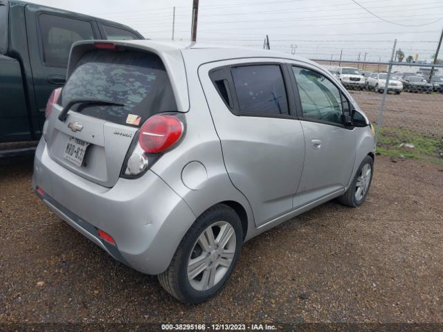 Photo 3 VIN: KL8CB6S94FC741242 - CHEVROLET SPARK 