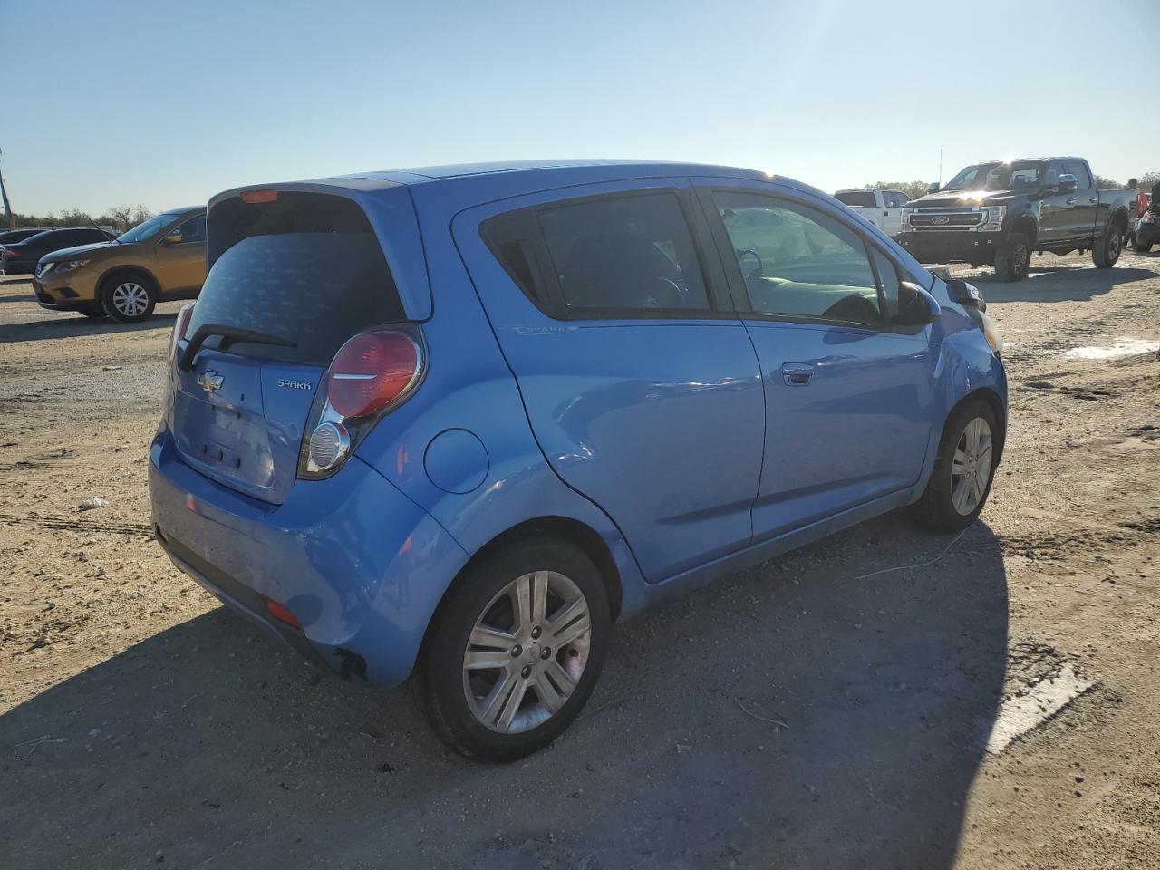 Photo 2 VIN: KL8CB6S95FC746689 - CHEVROLET SPARK 