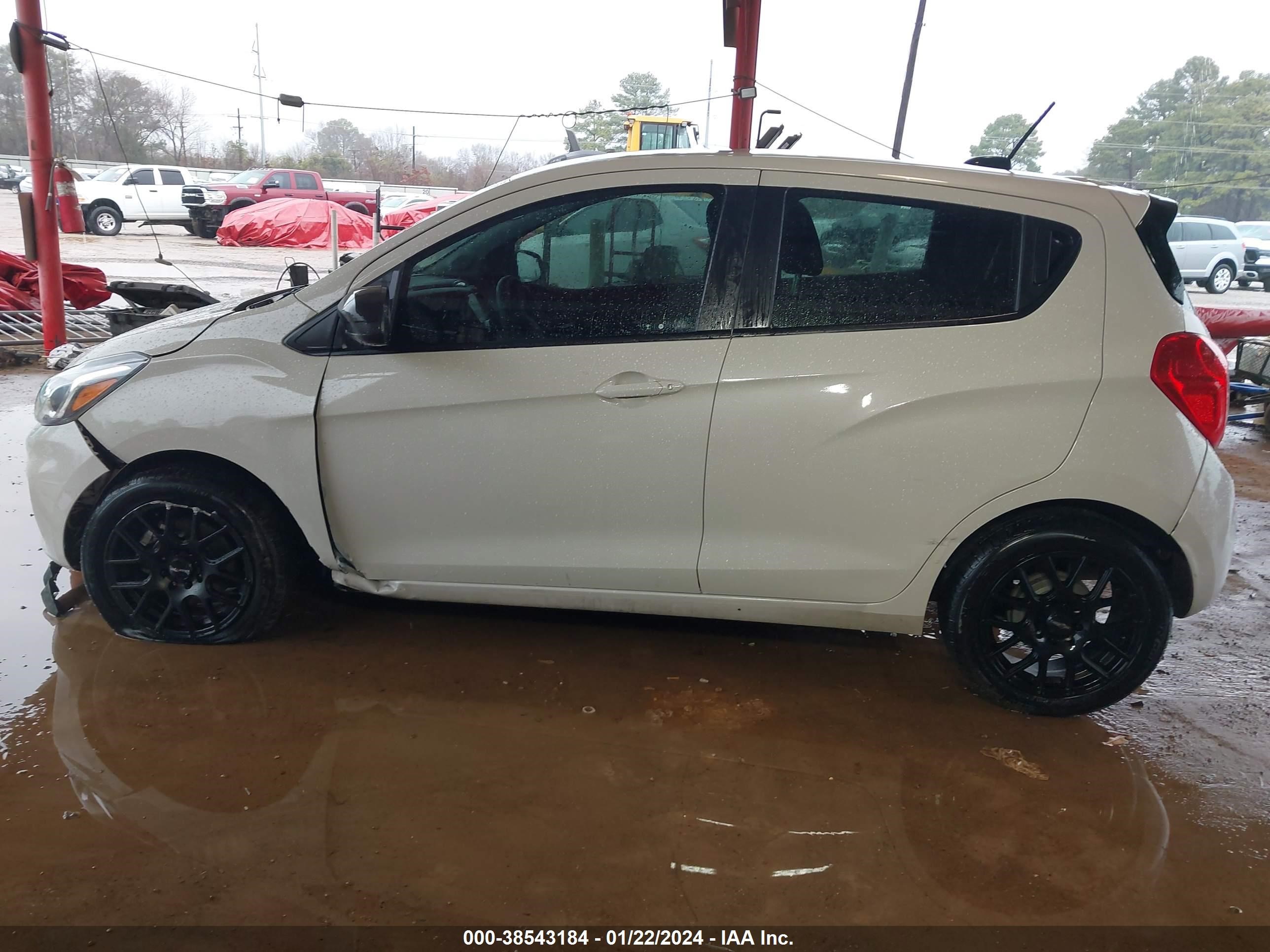 Photo 13 VIN: KL8CB6SA1LC412259 - CHEVROLET SPARK 