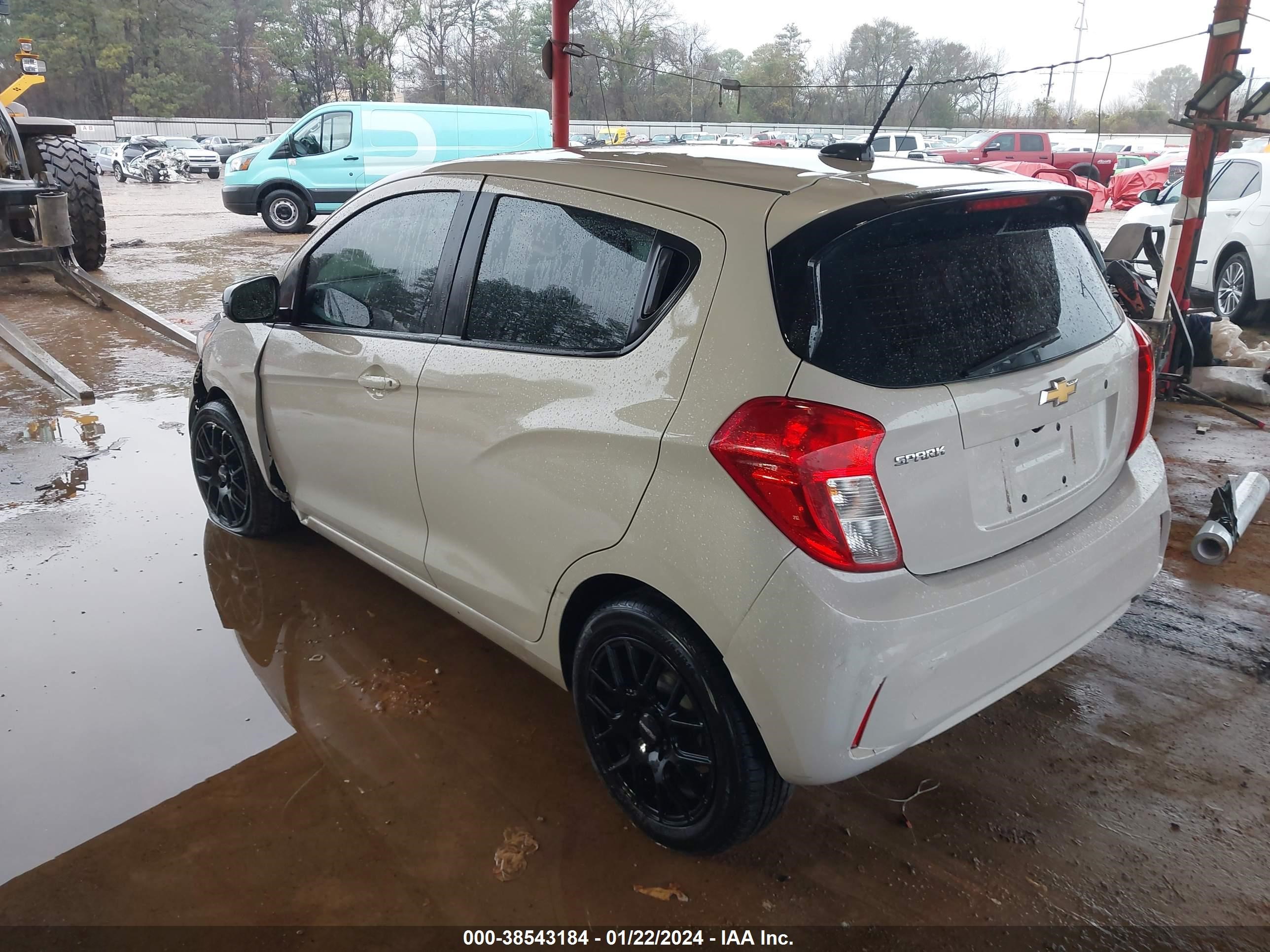 Photo 2 VIN: KL8CB6SA1LC412259 - CHEVROLET SPARK 