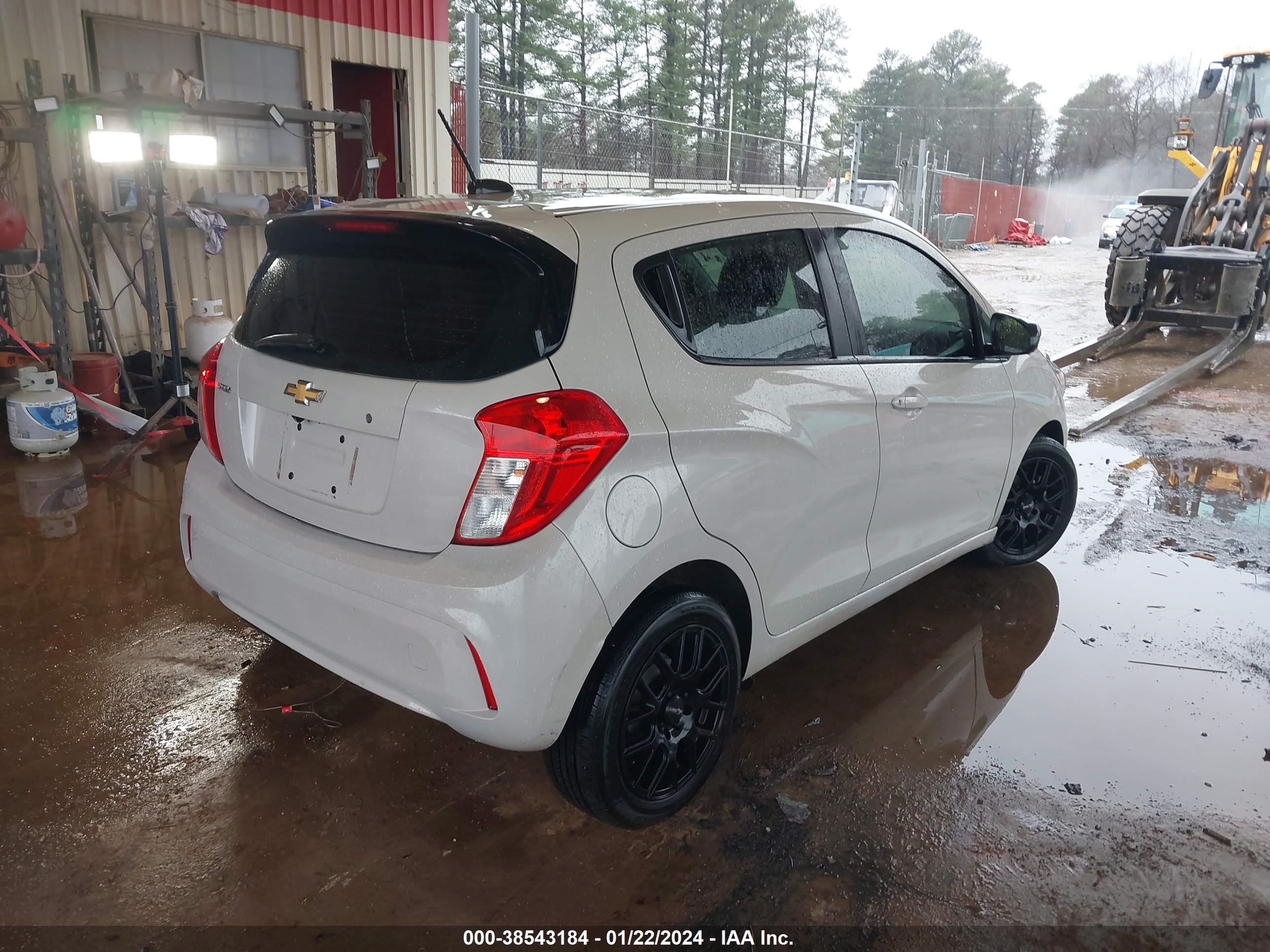 Photo 3 VIN: KL8CB6SA1LC412259 - CHEVROLET SPARK 