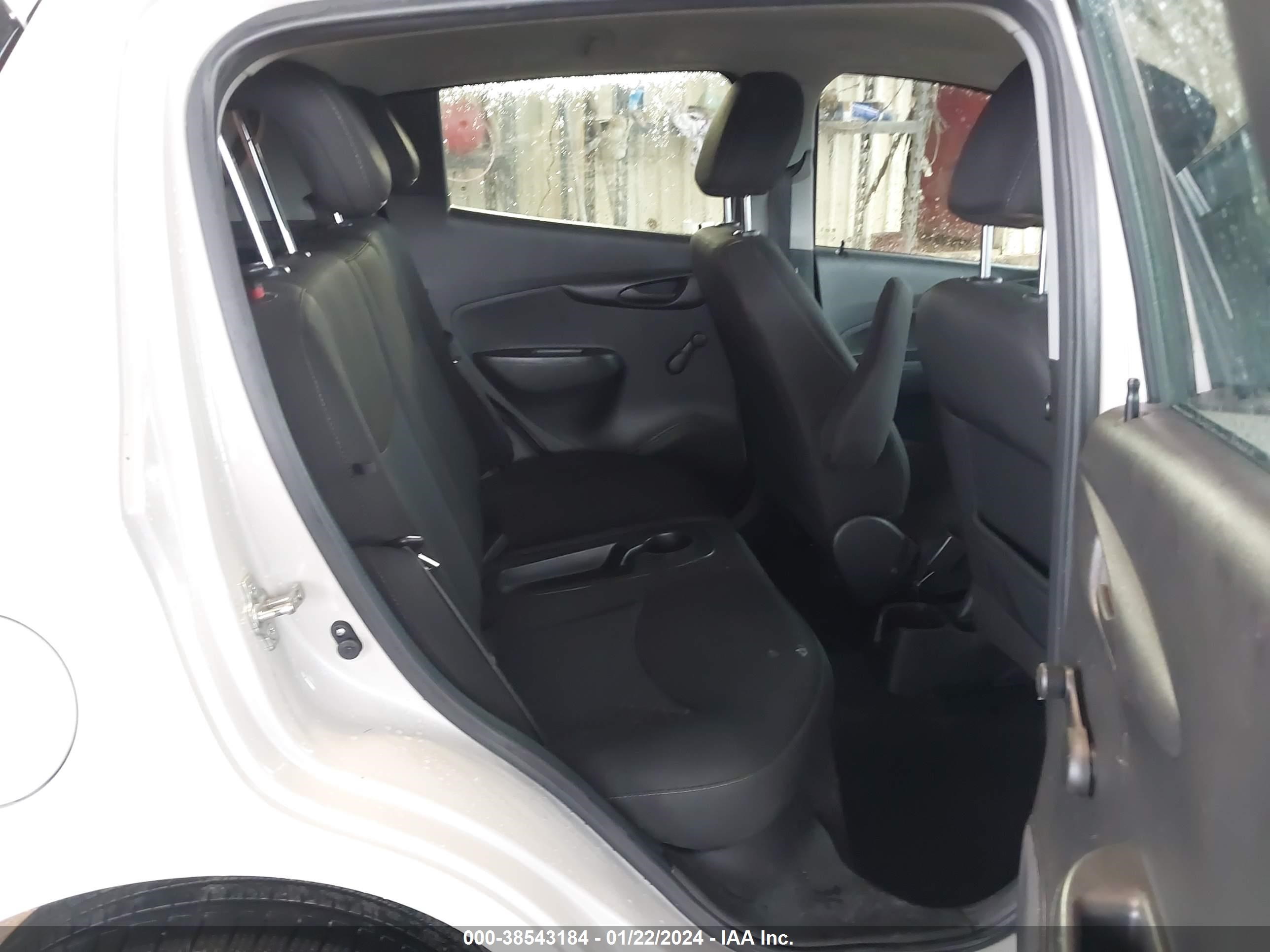 Photo 7 VIN: KL8CB6SA1LC412259 - CHEVROLET SPARK 