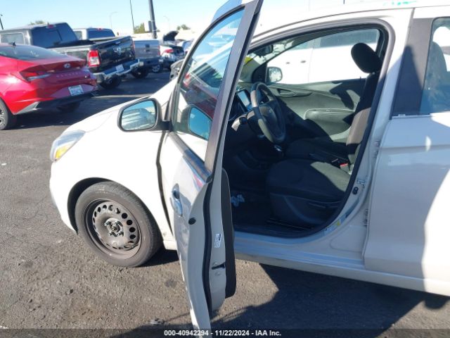 Photo 4 VIN: KL8CB6SA2JC475741 - CHEVROLET SPARK 