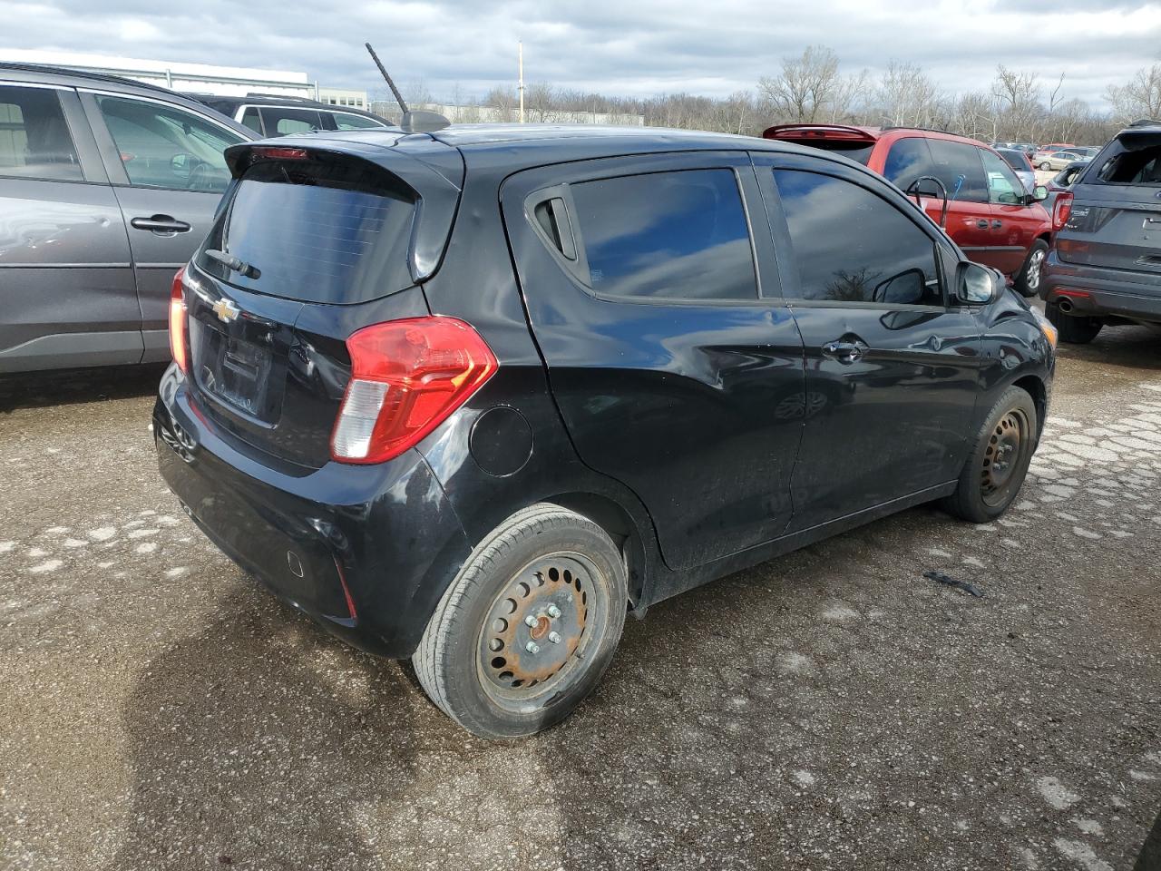 Photo 2 VIN: KL8CB6SA3HC818552 - CHEVROLET SPARK 