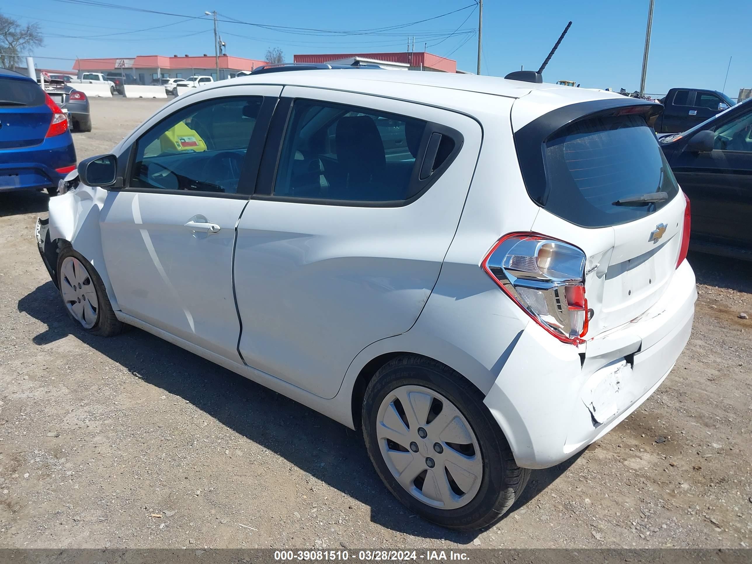 Photo 2 VIN: KL8CB6SA3JC467499 - CHEVROLET SPARK 