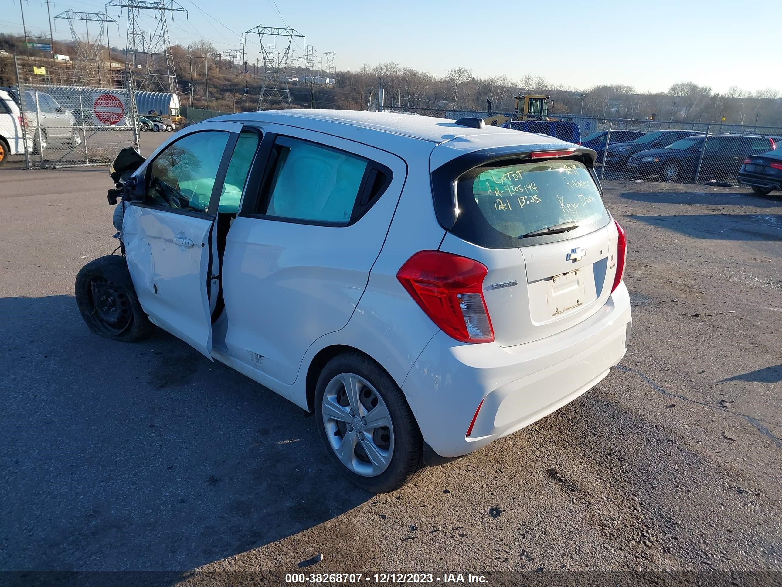 Photo 2 VIN: KL8CB6SA4KC747868 - CHEVROLET SPARK 