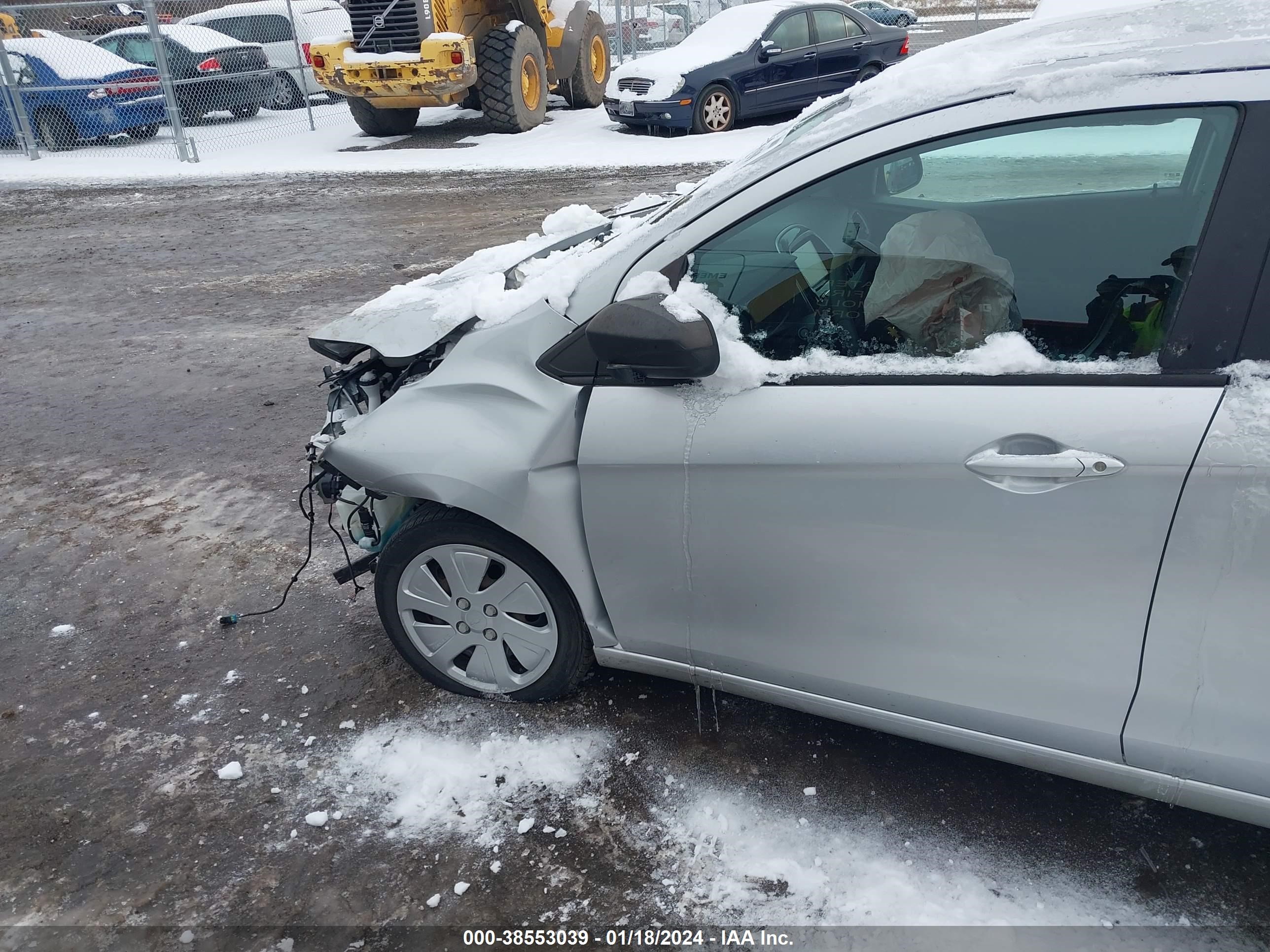 Photo 13 VIN: KL8CB6SA5JC471943 - CHEVROLET SPARK 