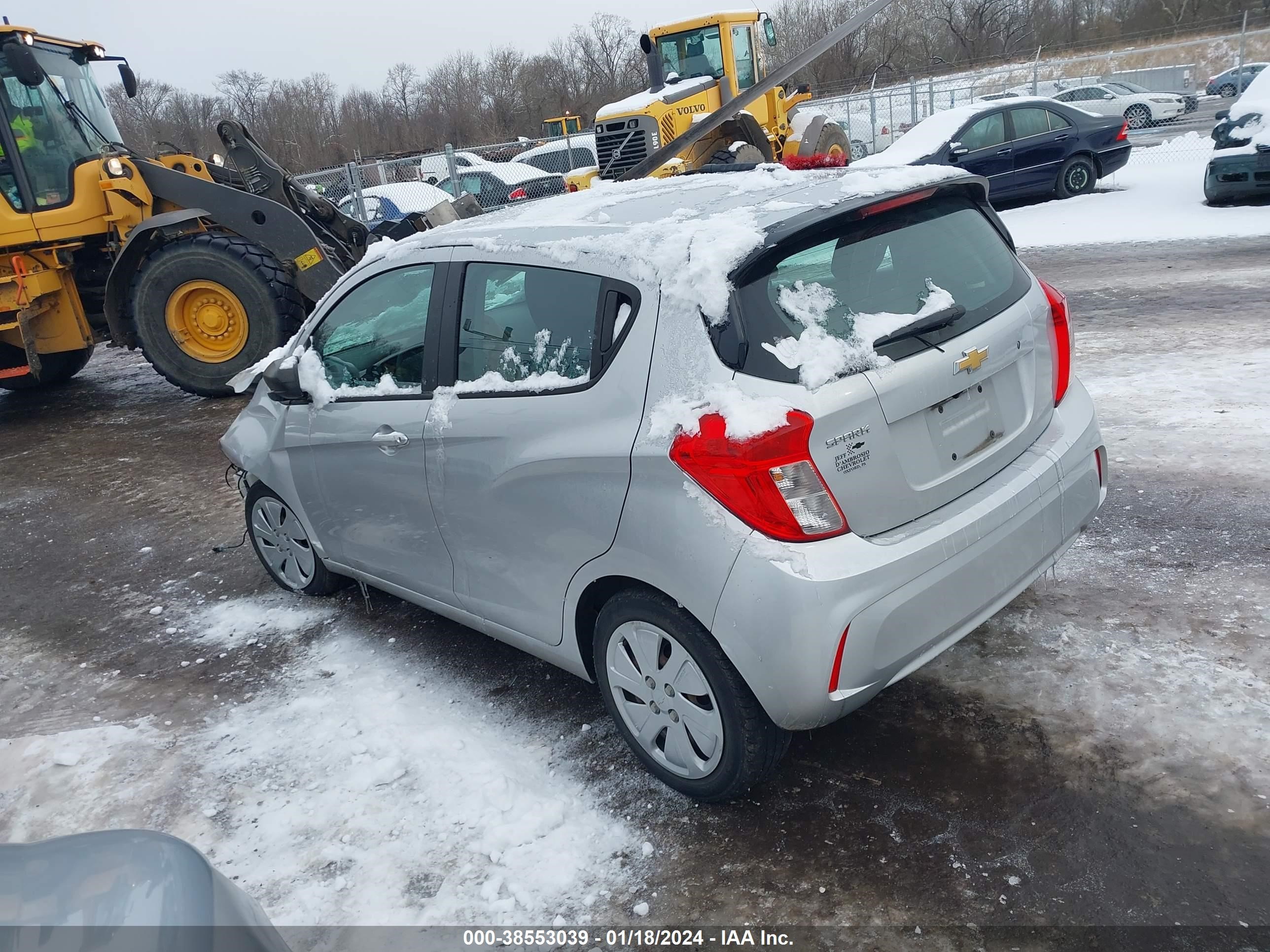 Photo 2 VIN: KL8CB6SA5JC471943 - CHEVROLET SPARK 