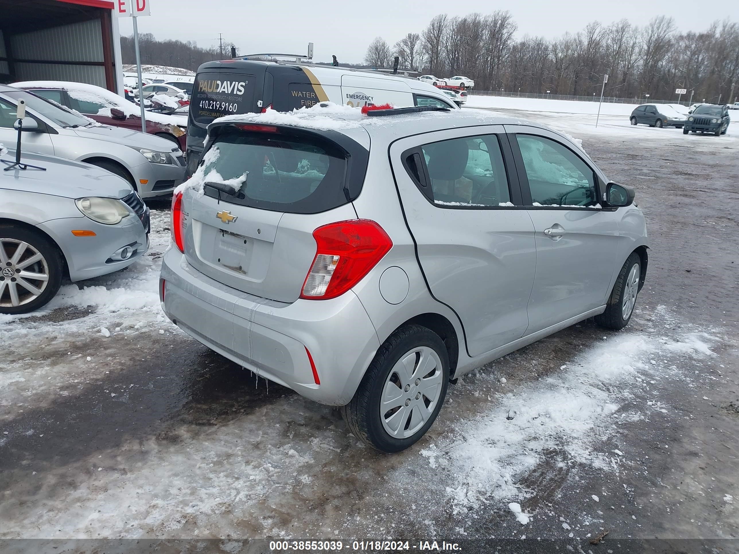 Photo 3 VIN: KL8CB6SA5JC471943 - CHEVROLET SPARK 