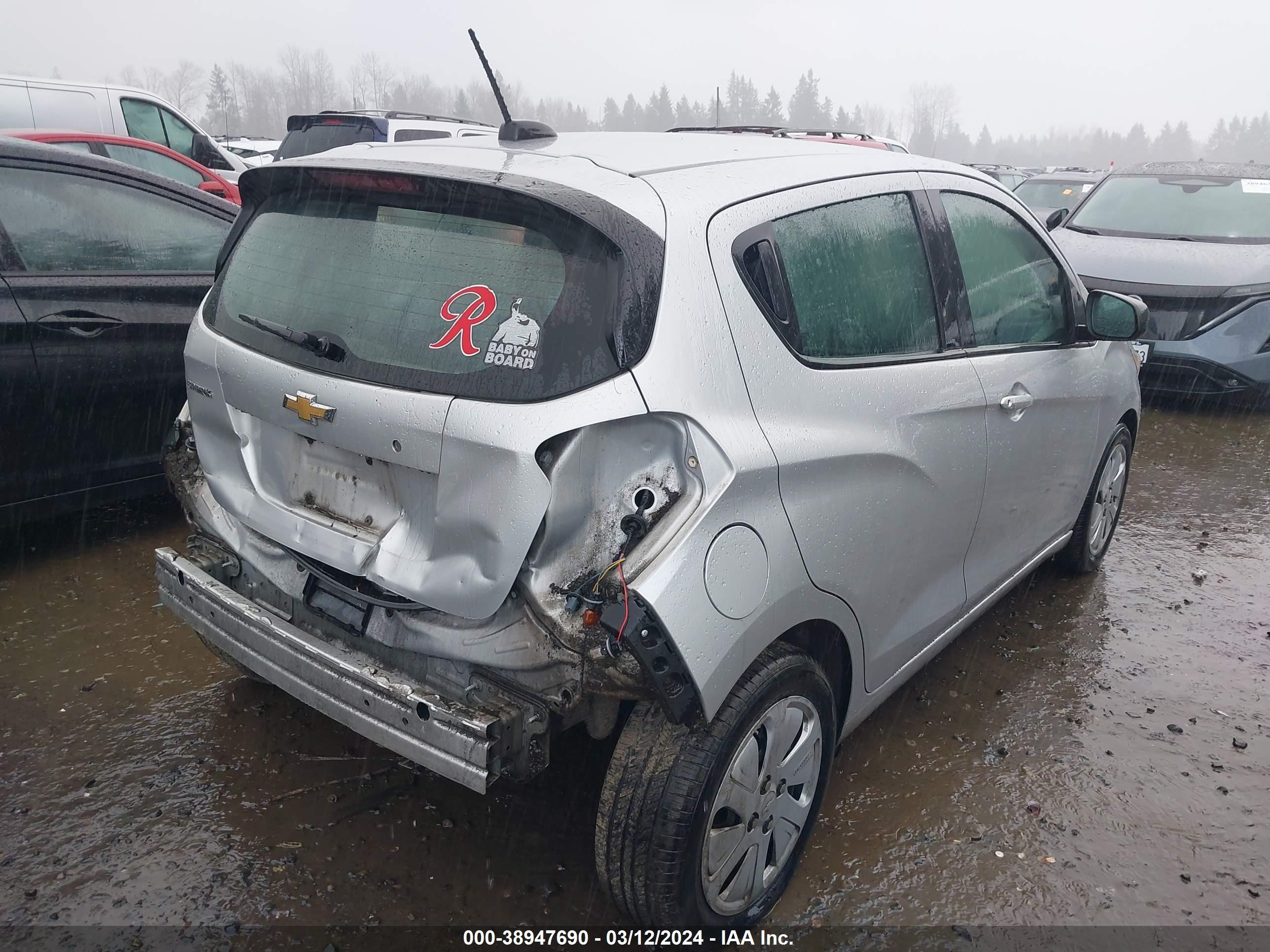 Photo 3 VIN: KL8CB6SA6JC420841 - CHEVROLET SPARK 