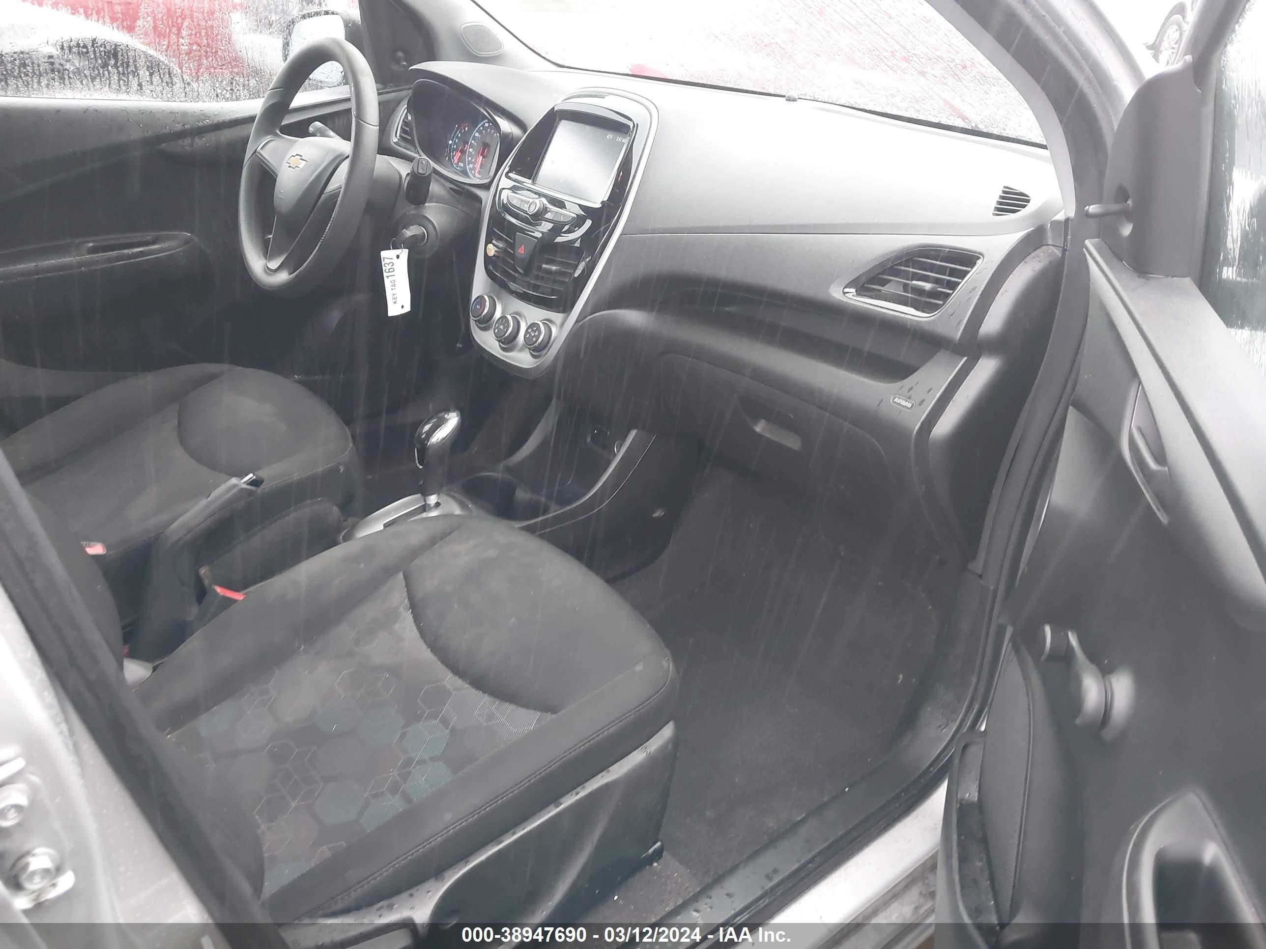 Photo 4 VIN: KL8CB6SA6JC420841 - CHEVROLET SPARK 