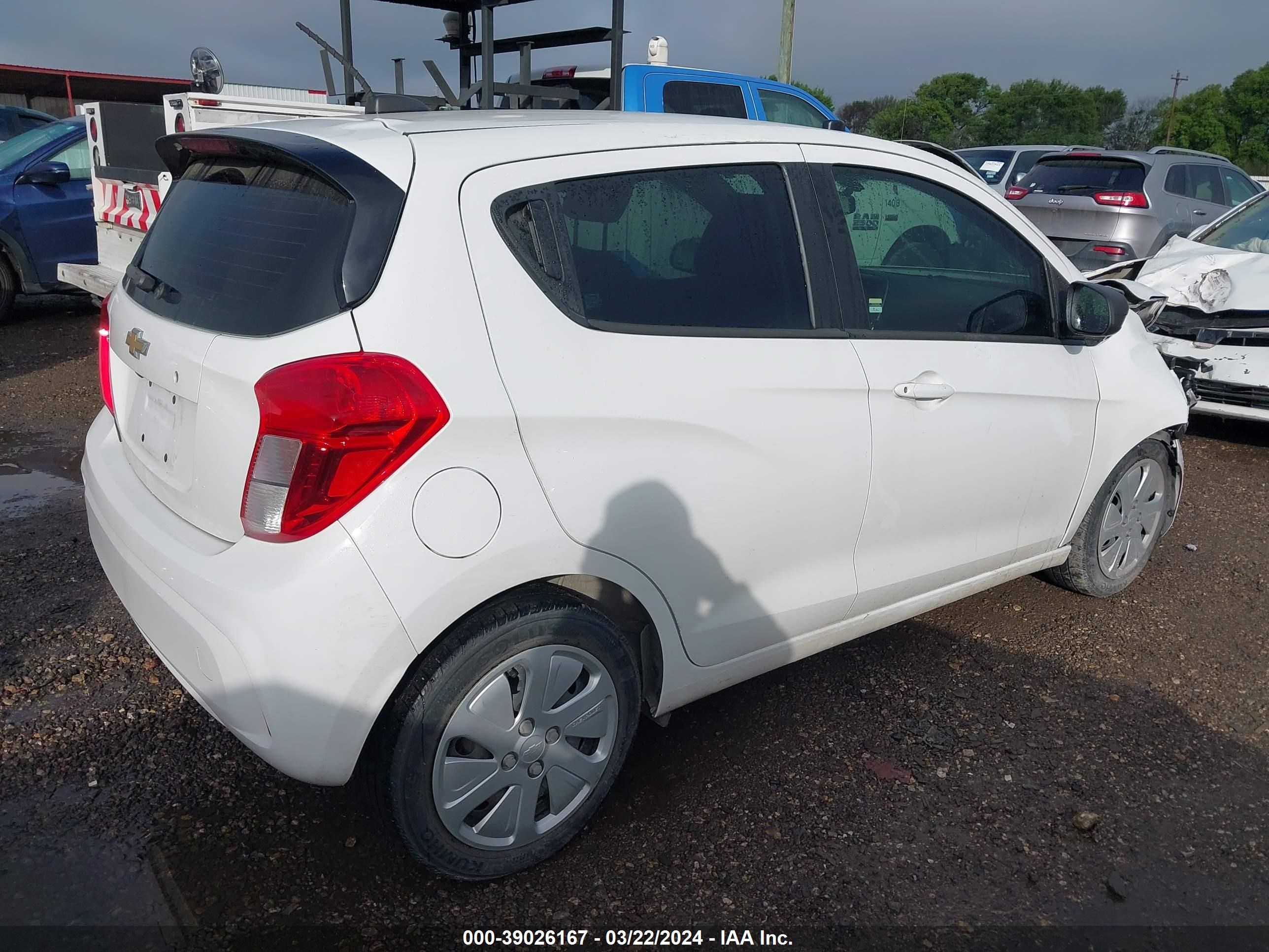 Photo 3 VIN: KL8CB6SA7JC469692 - CHEVROLET SPARK 