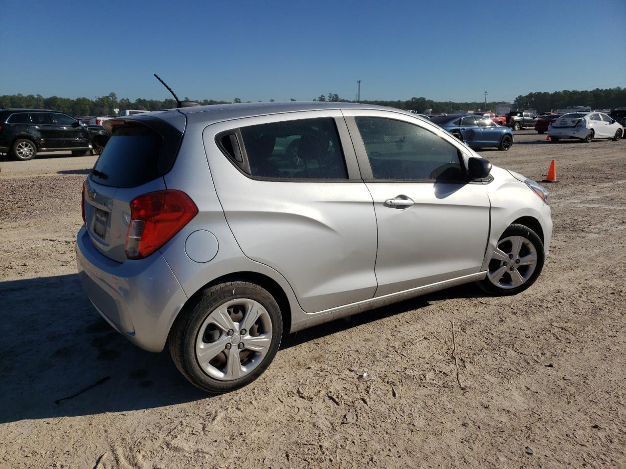 Photo 2 VIN: KL8CB6SA7LC463670 - CHEVROLET SPARK 