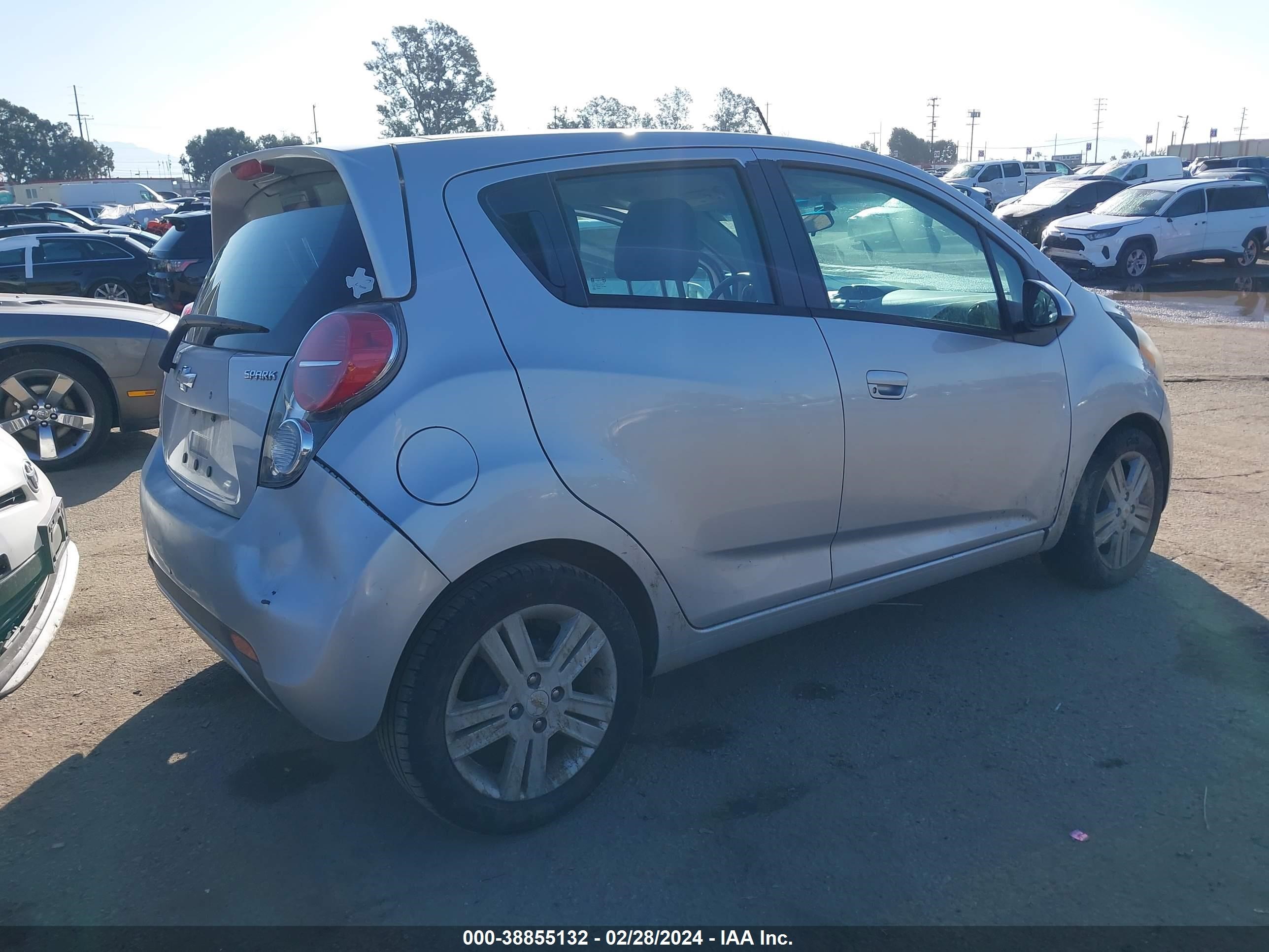 Photo 3 VIN: KL8CD6S90EC487232 - CHEVROLET SPARK 