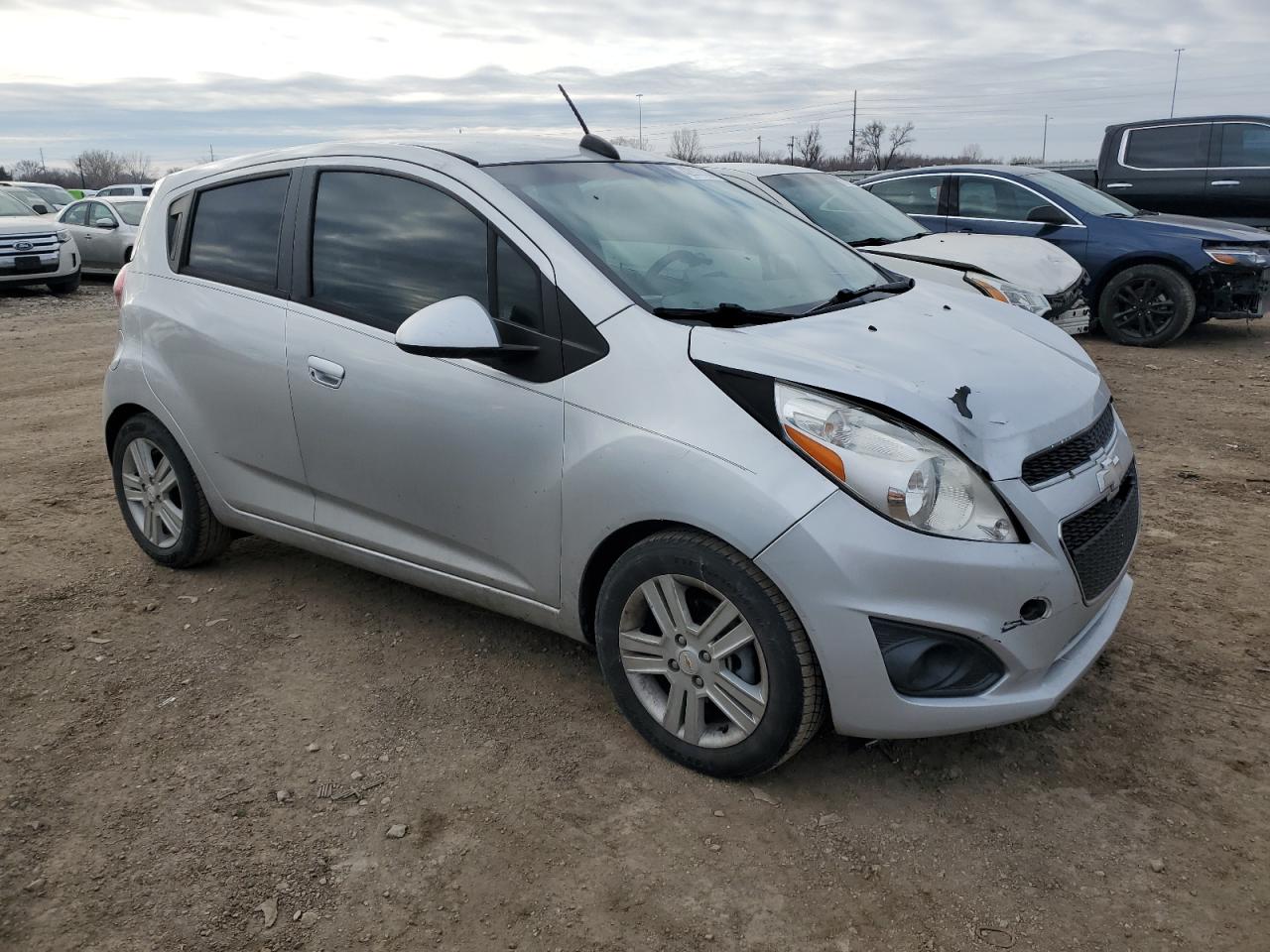 Photo 3 VIN: KL8CD6S90FC739658 - CHEVROLET SPARK 