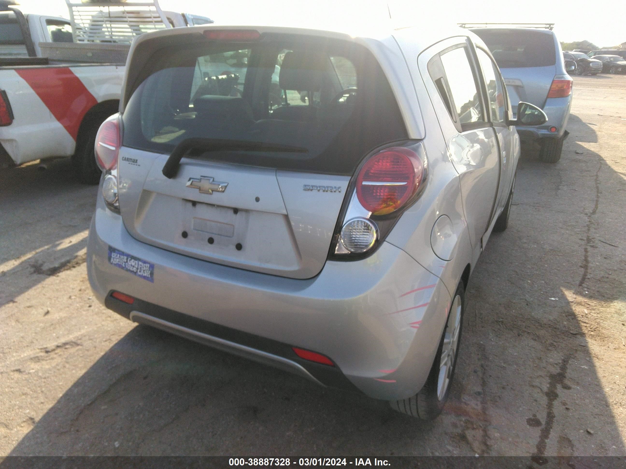 Photo 3 VIN: KL8CD6S91FC731536 - CHEVROLET SPARK 