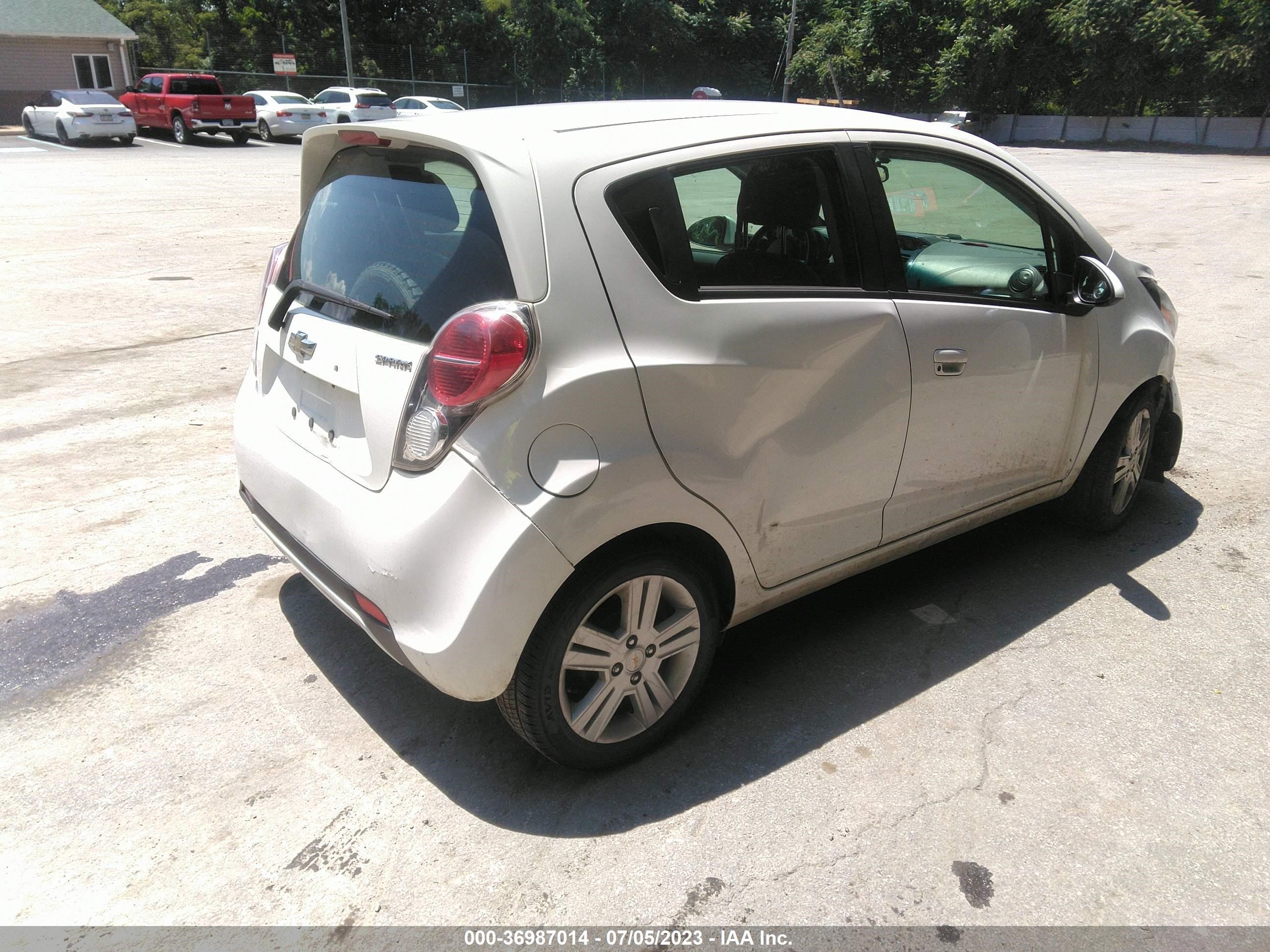 Photo 3 VIN: KL8CD6S93EC592279 - CHEVROLET SPARK 