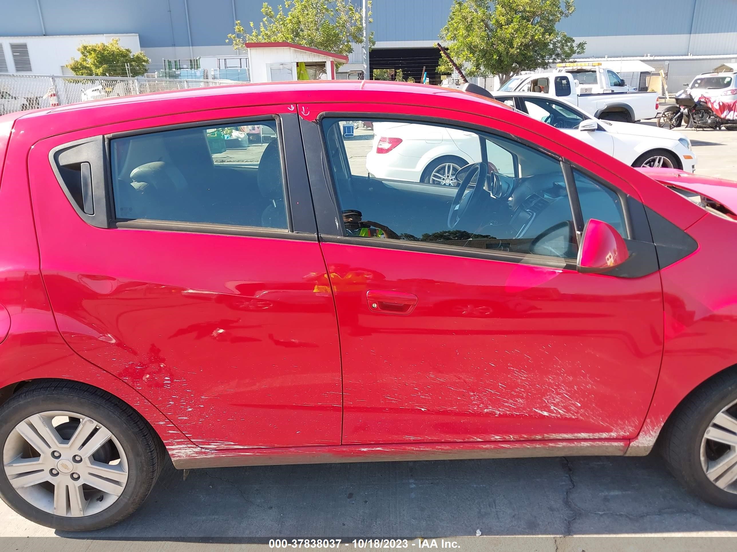 Photo 13 VIN: KL8CD6S94FC709000 - CHEVROLET SPARK 