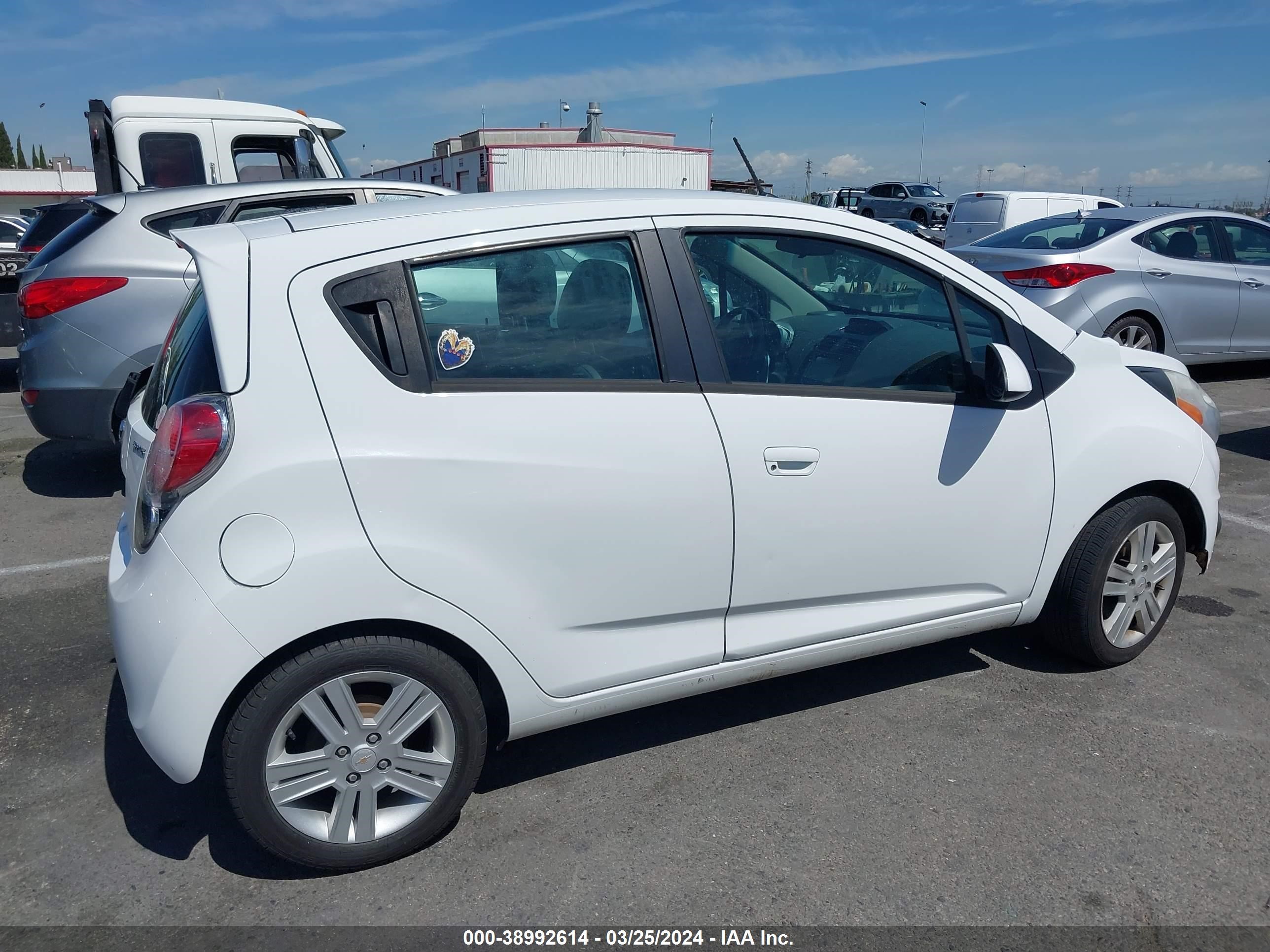 Photo 12 VIN: KL8CD6S94FC761842 - CHEVROLET SPARK 