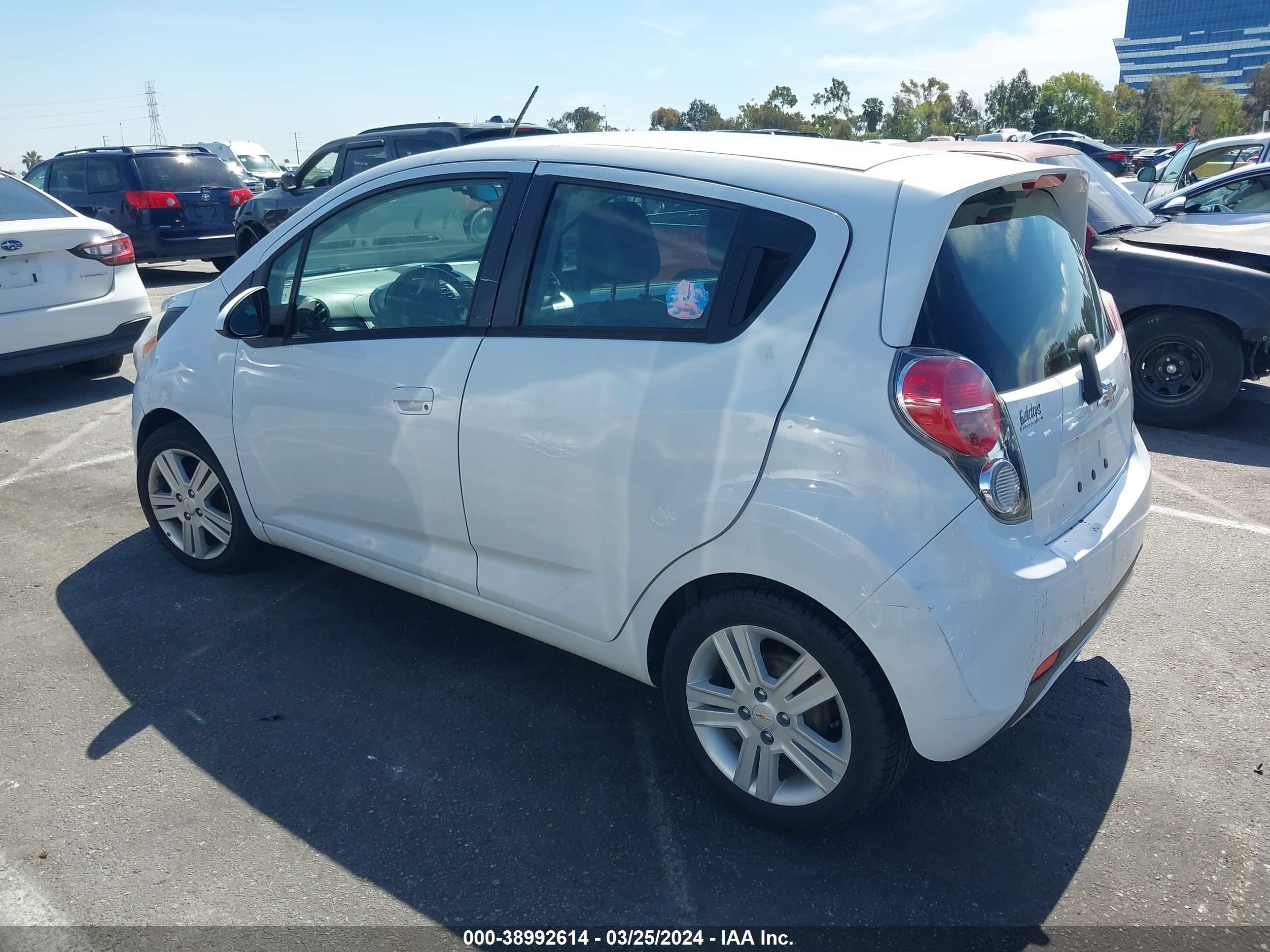 Photo 2 VIN: KL8CD6S94FC761842 - CHEVROLET SPARK 