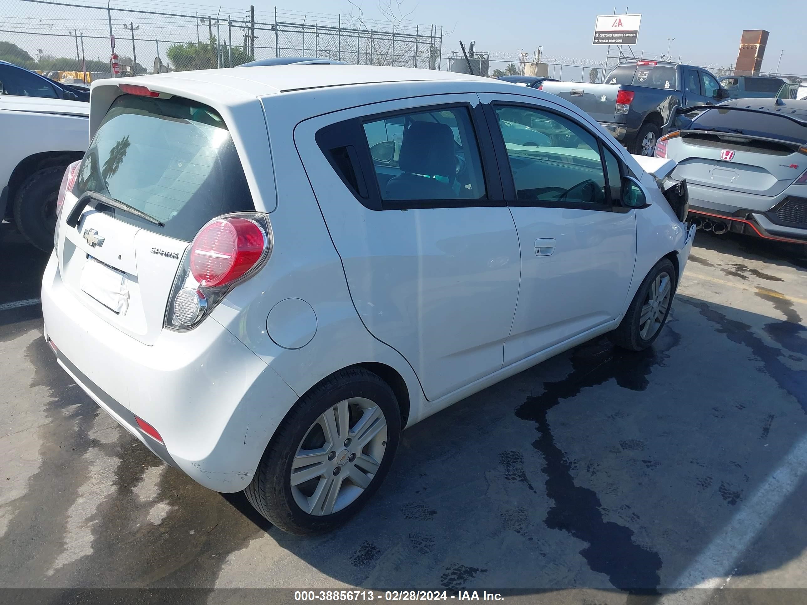 Photo 3 VIN: KL8CD6S96EC497358 - CHEVROLET SPARK 