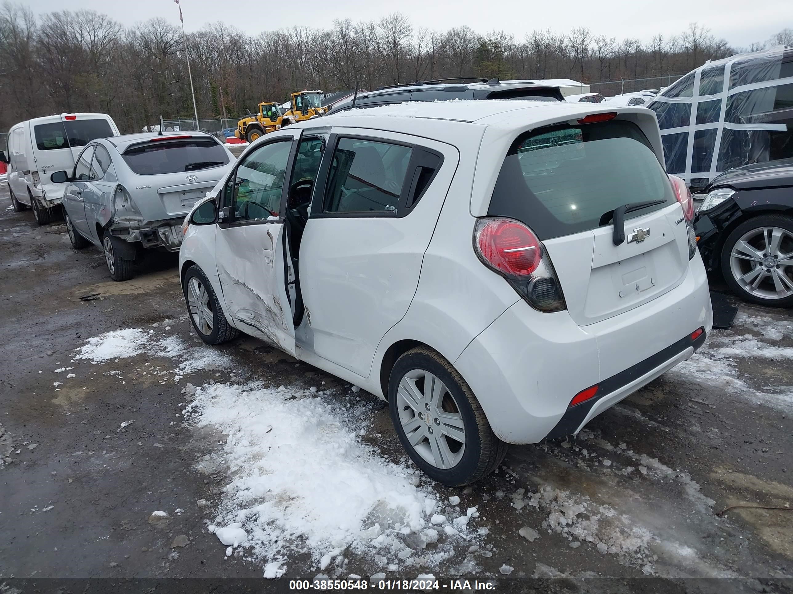 Photo 2 VIN: KL8CD6S97FC715700 - CHEVROLET SPARK 