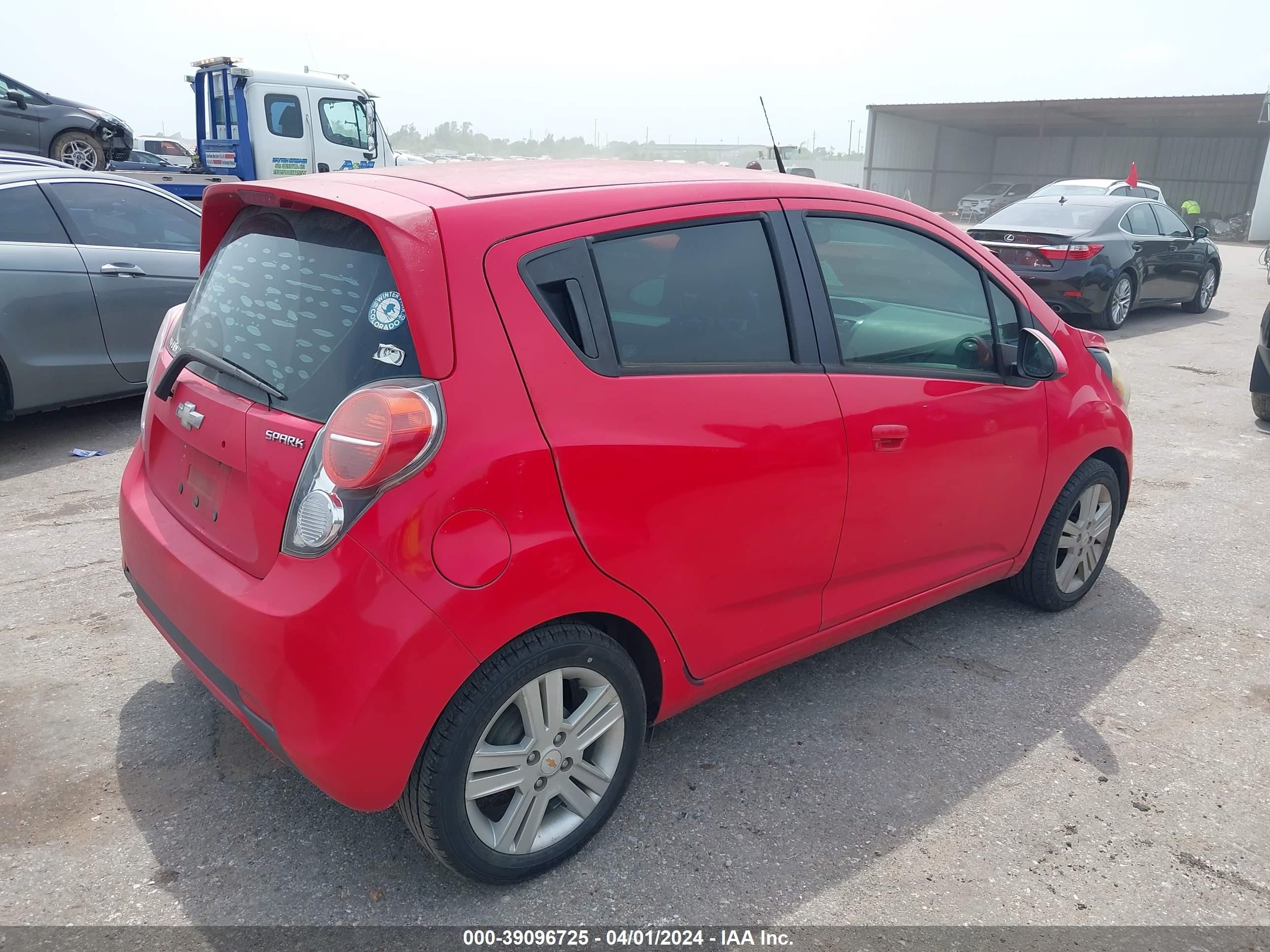 Photo 3 VIN: KL8CD6S98DC533923 - CHEVROLET SPARK 