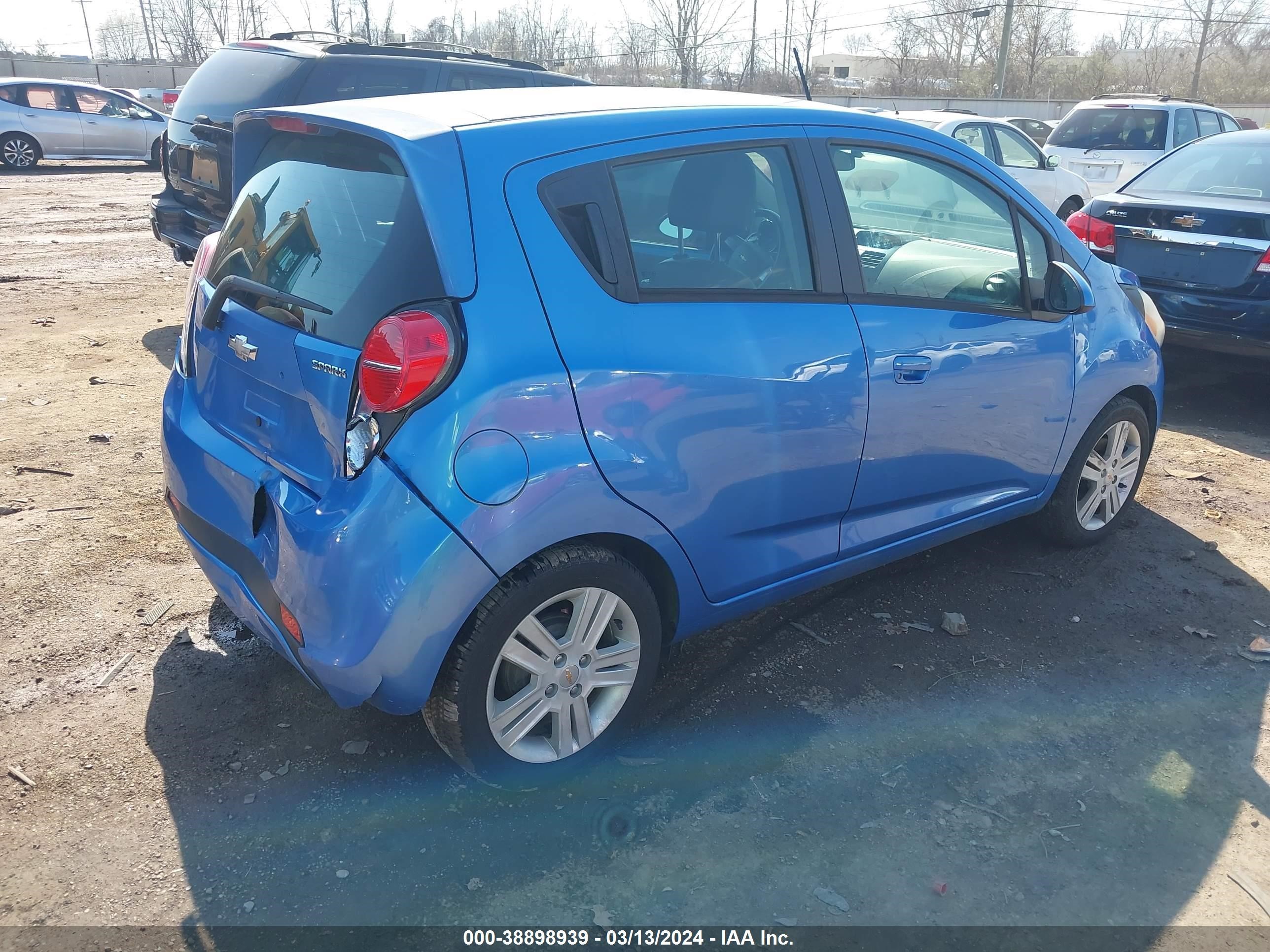 Photo 3 VIN: KL8CD6S98FC723207 - CHEVROLET SPARK 