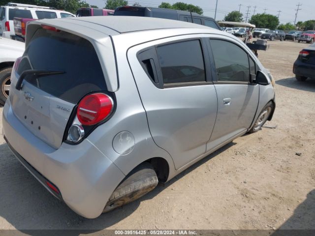 Photo 3 VIN: KL8CD6S98FC725930 - CHEVROLET SPARK 