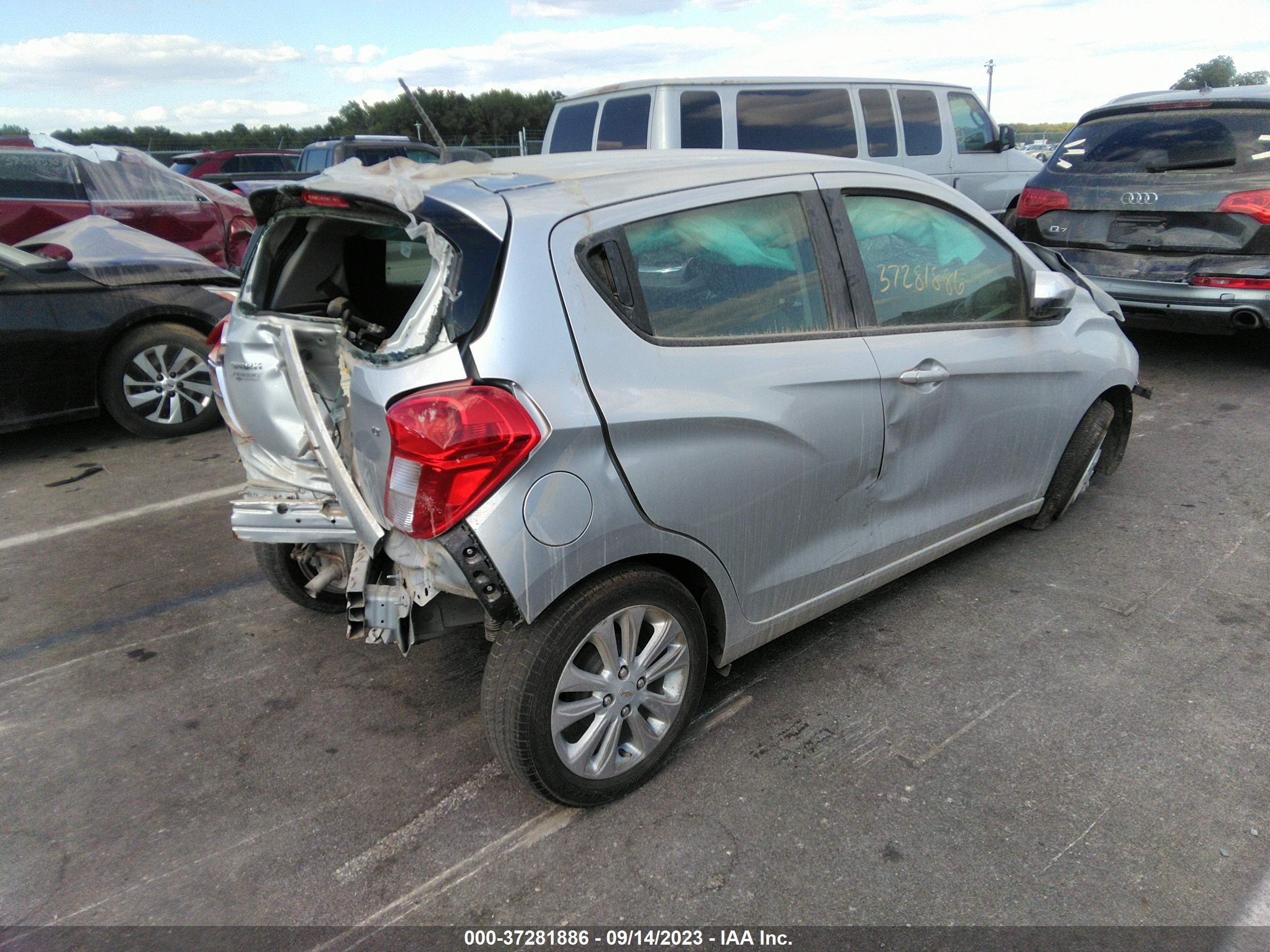 Photo 3 VIN: KL8CD6SA5JC477378 - CHEVROLET SPARK 