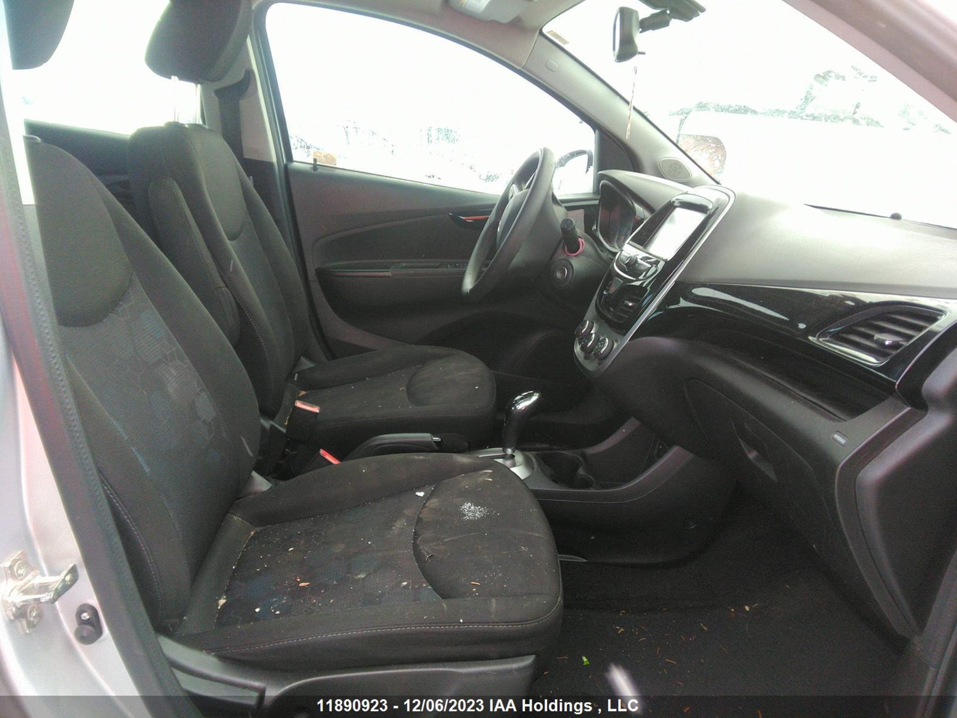 Photo 4 VIN: KL8CD6SA6JC443417 - CHEVROLET SPARK 