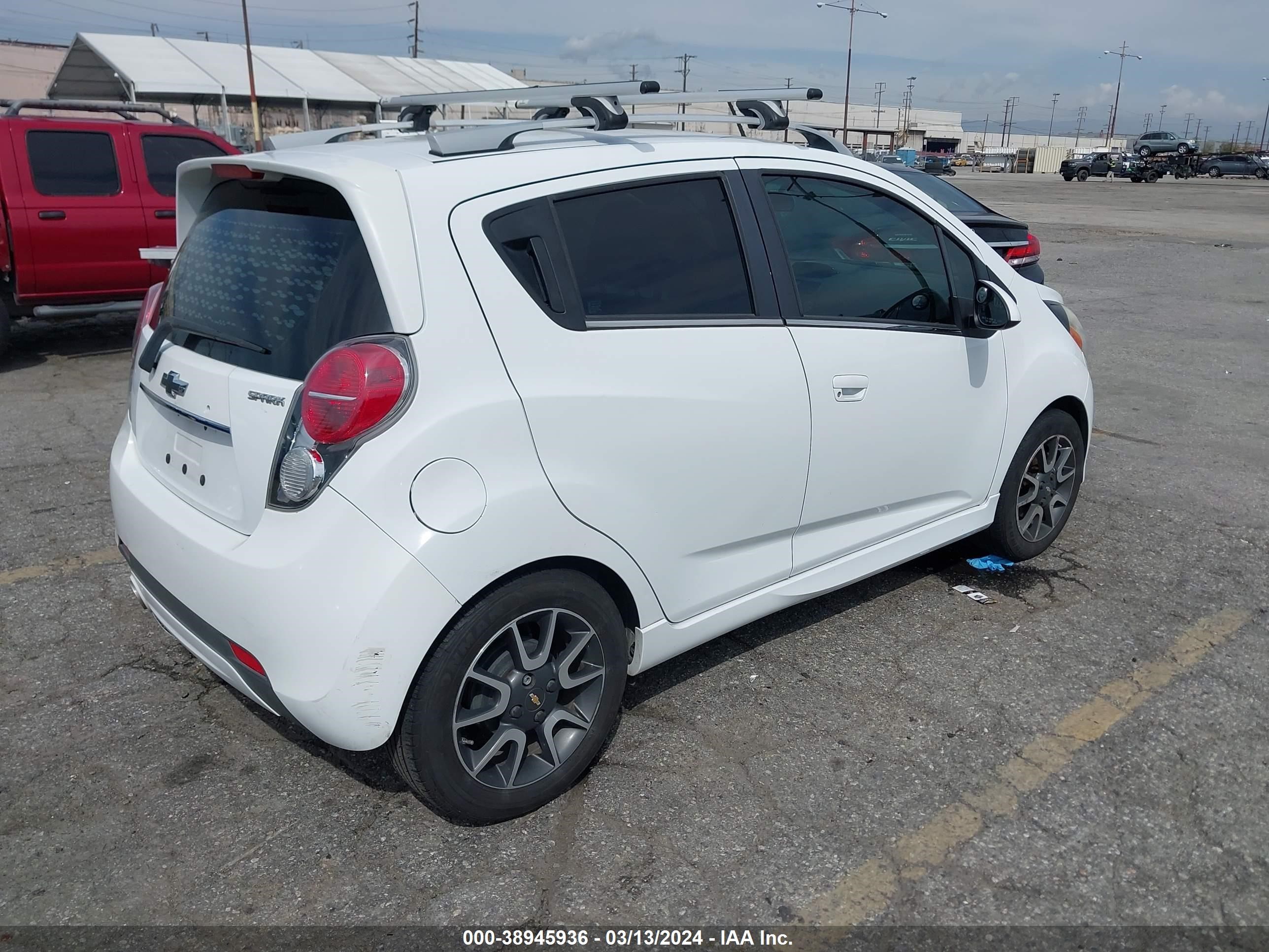 Photo 3 VIN: KL8CF6S90DC514051 - CHEVROLET SPARK 