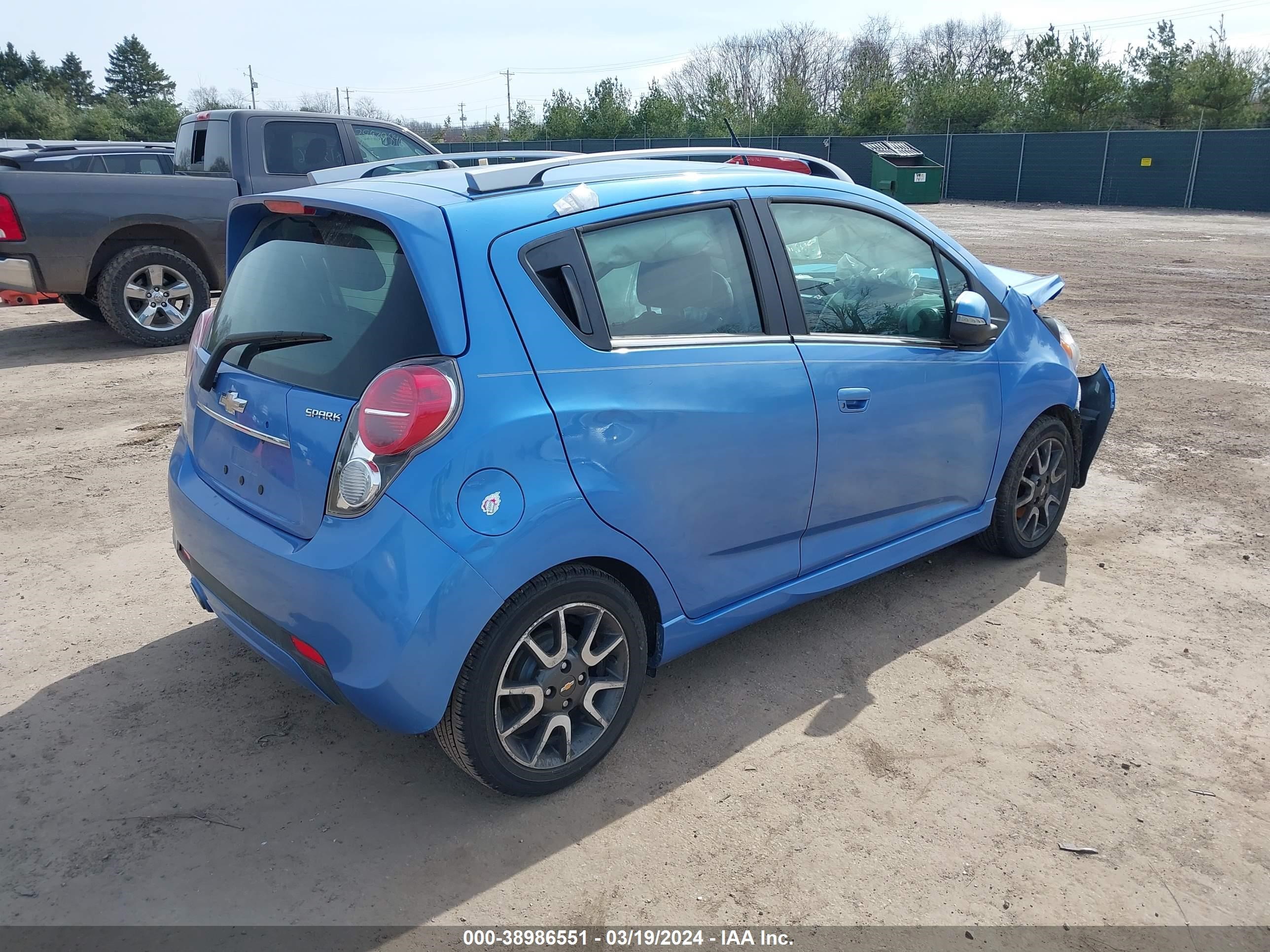 Photo 3 VIN: KL8CF6S90FC757118 - CHEVROLET SPARK 