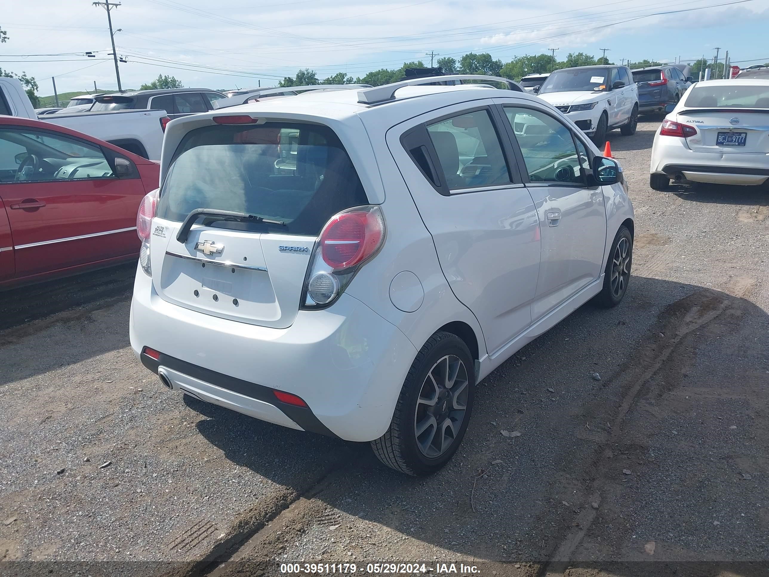 Photo 3 VIN: KL8CF6S98EC469295 - CHEVROLET SPARK 