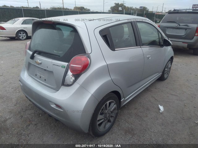 Photo 3 VIN: KL8CK6S02GC645290 - CHEVROLET SPARK-EV 