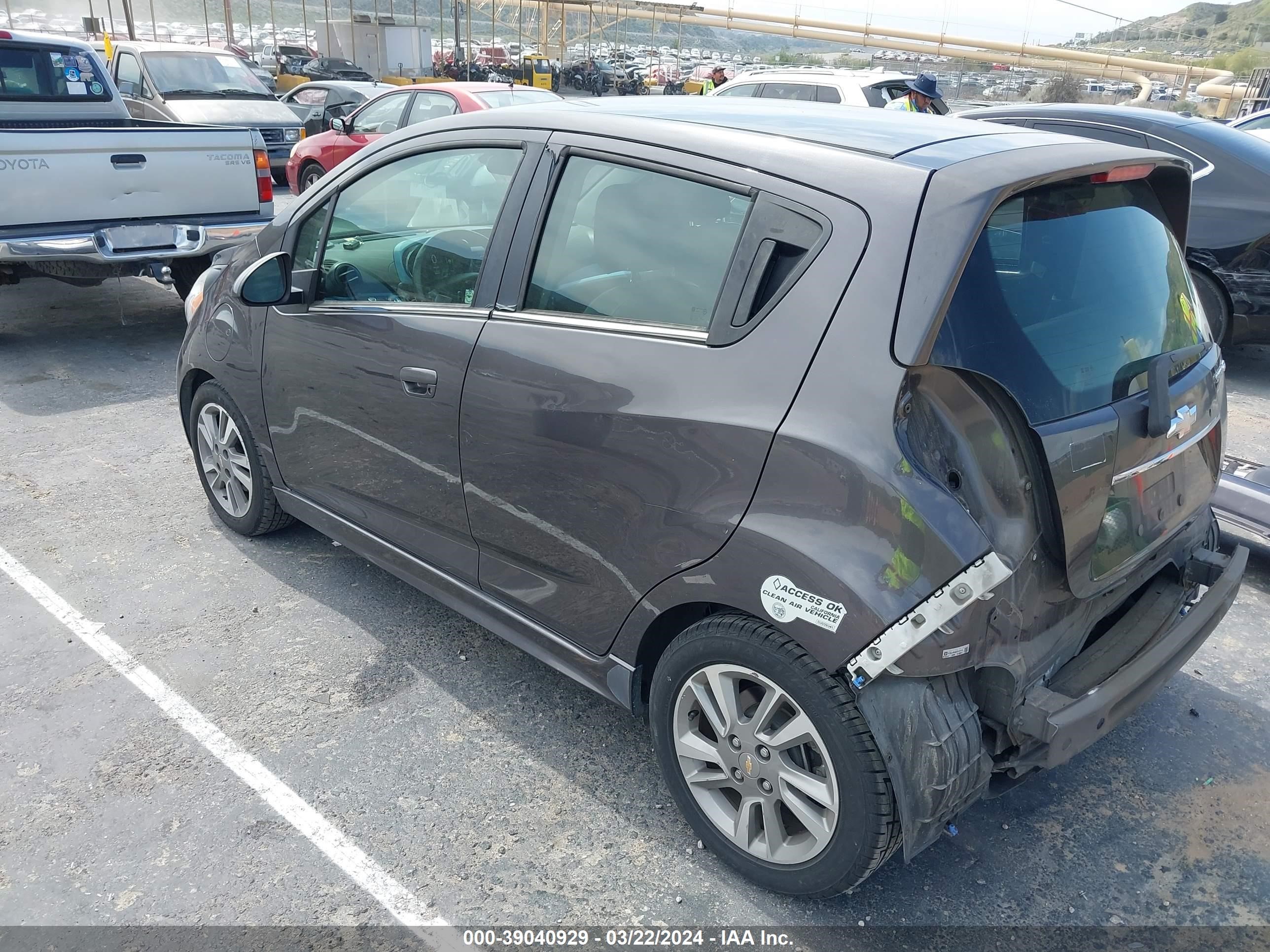 Photo 2 VIN: KL8CL6S06EC479110 - CHEVROLET SPARK 