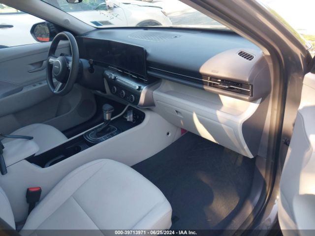 Photo 4 VIN: KM8HACAB4RU137655 - HYUNDAI KONA 