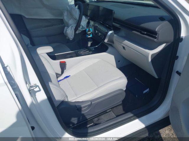 Photo 4 VIN: KM8HACAB7RU098558 - HYUNDAI KONA 