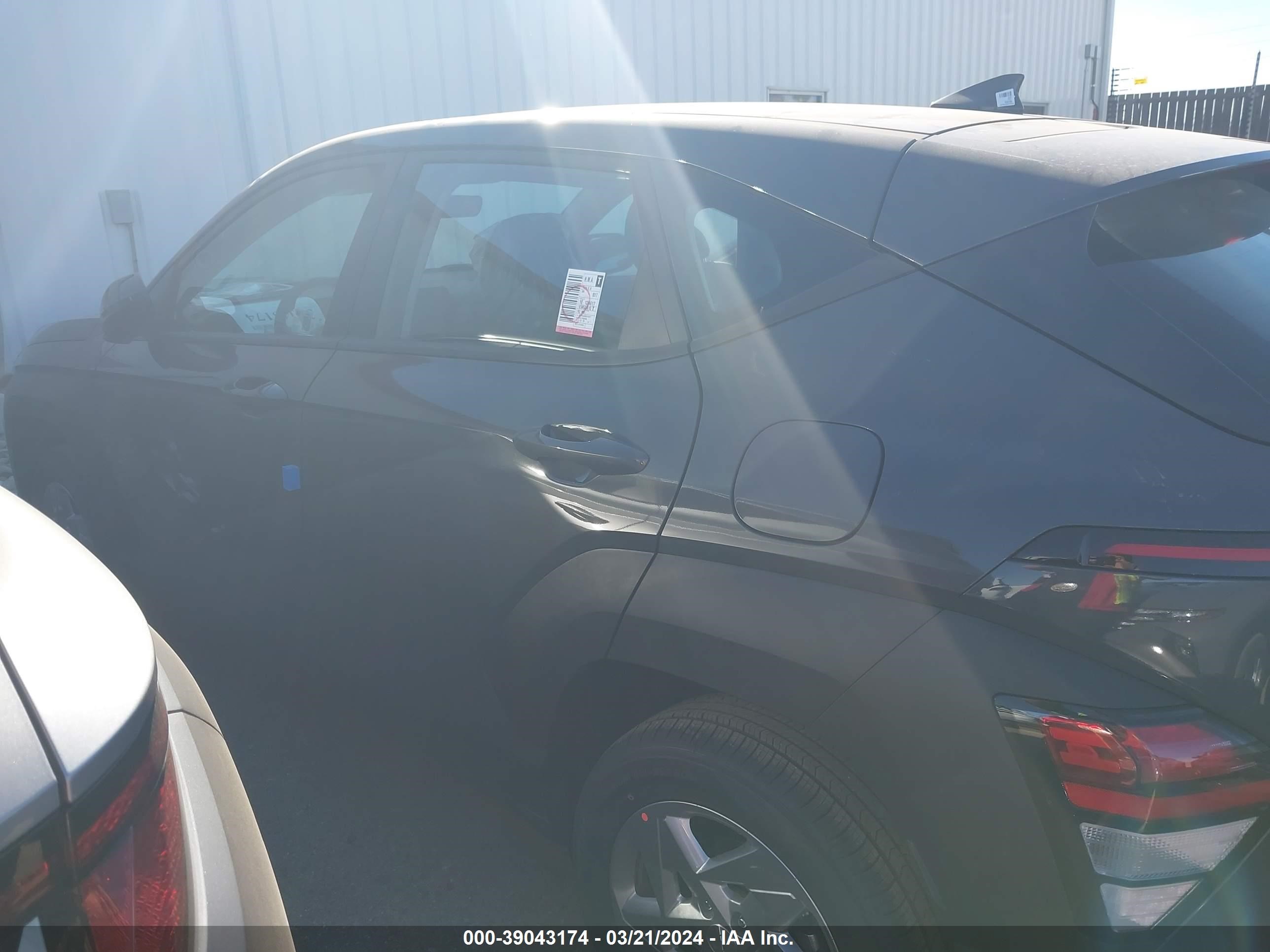 Photo 2 VIN: KM8HACAB8RU124617 - HYUNDAI KONA 