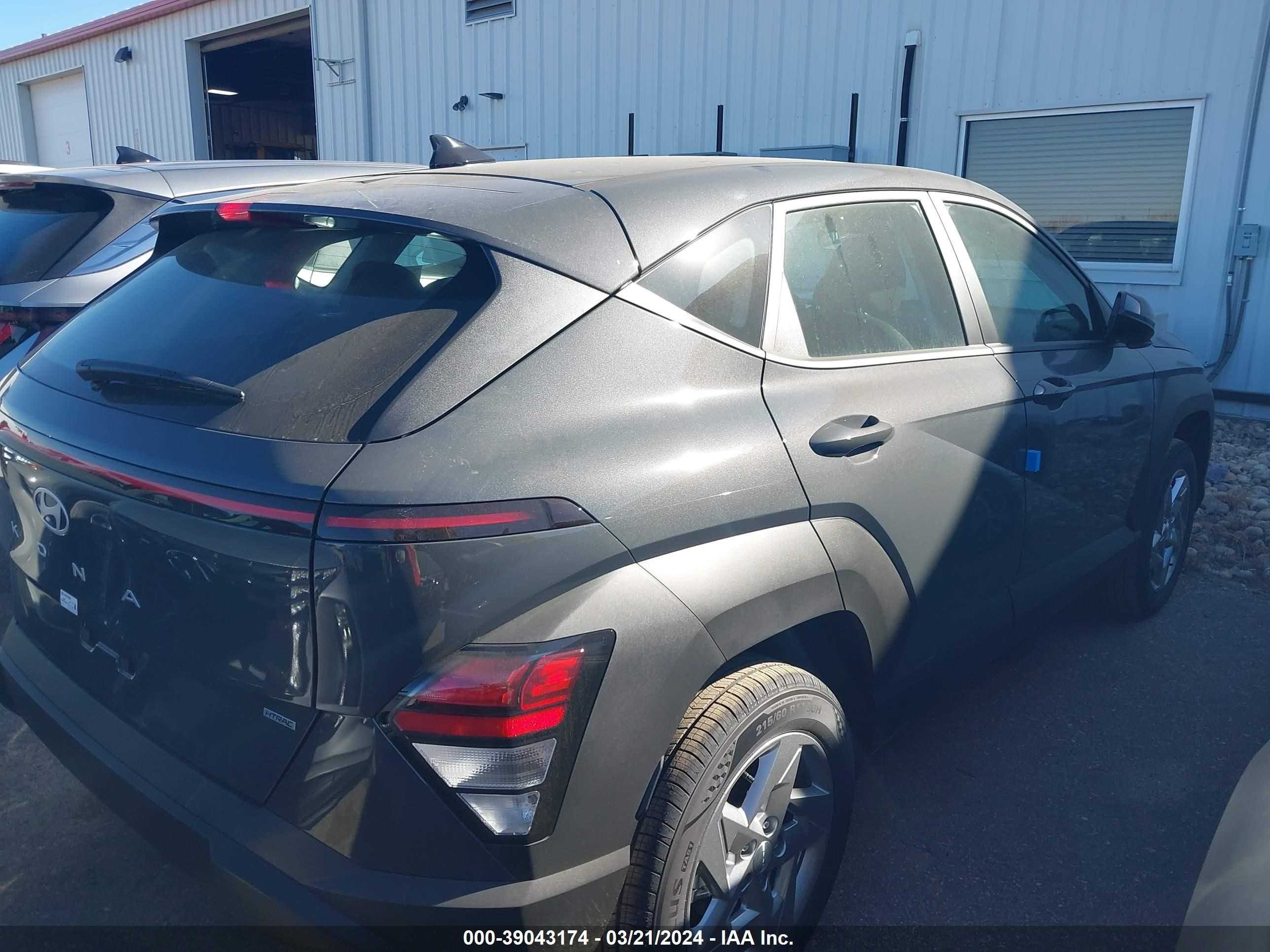 Photo 3 VIN: KM8HACAB8RU124617 - HYUNDAI KONA 